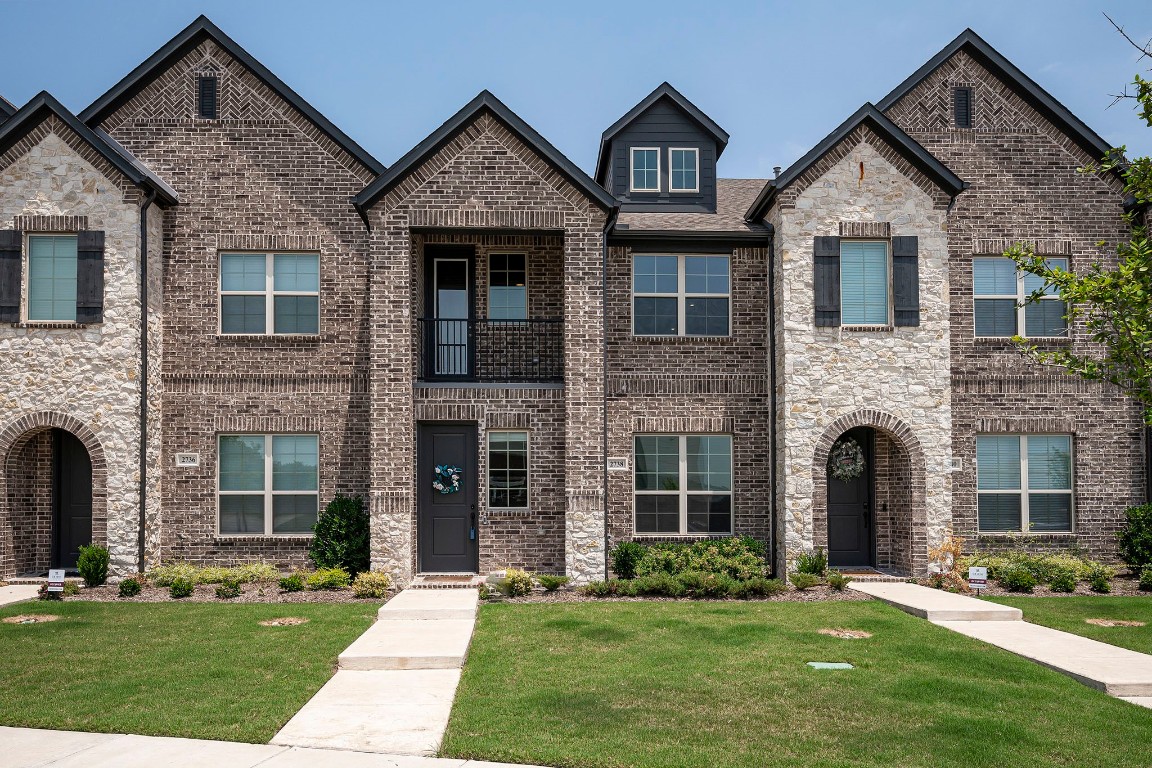 2738 Vista Park Lane Lewisville TX 75067