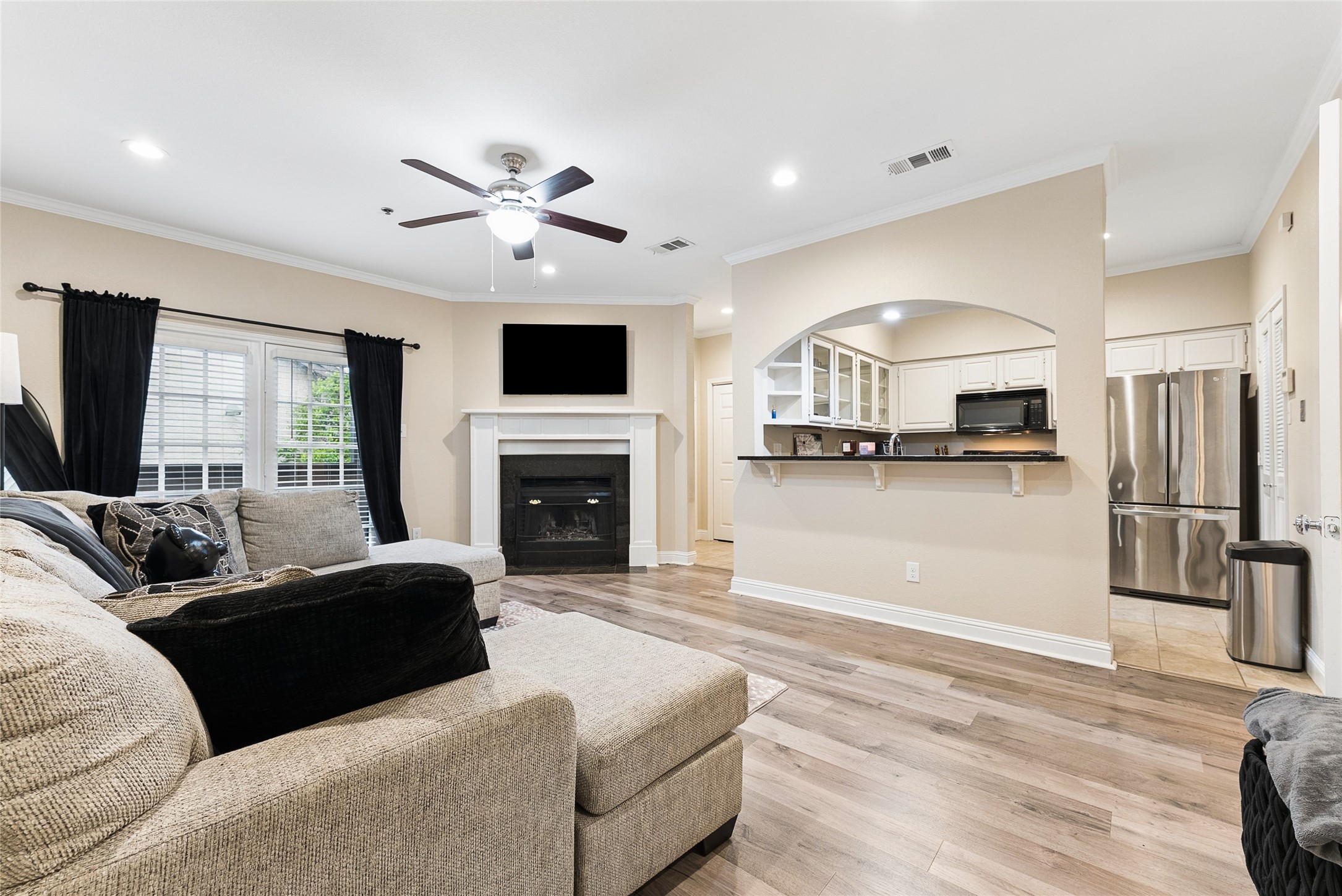 4102 Buena Vista Street Dallas TX 75204