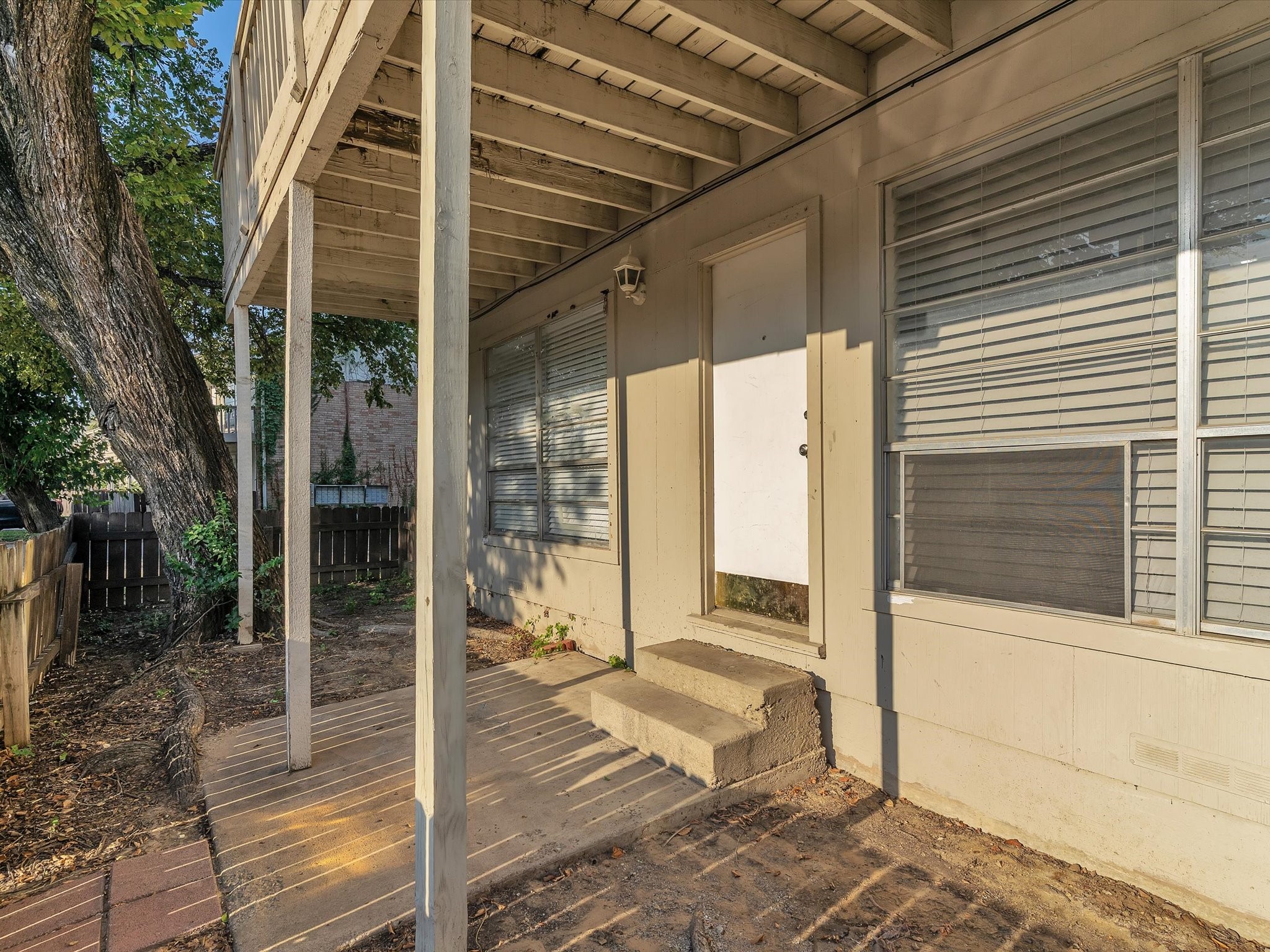 5053 Ridglea Lane Fort Worth TX 76116