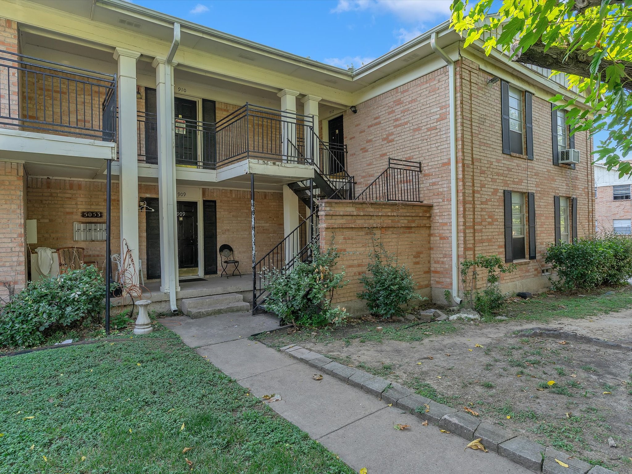 5053 Ridglea Lane Fort Worth TX 76116