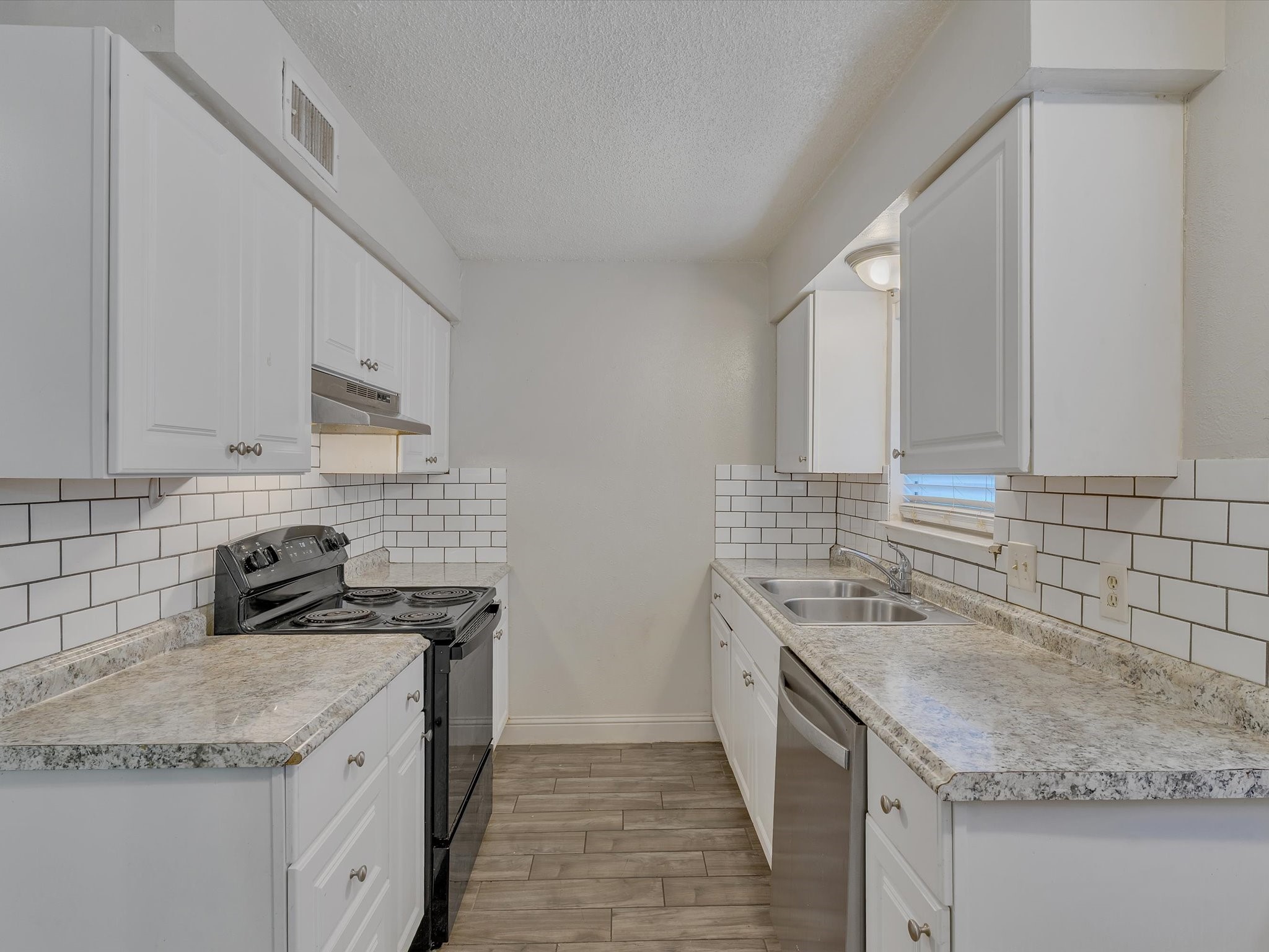 5053 Ridglea Lane Fort Worth TX 76116