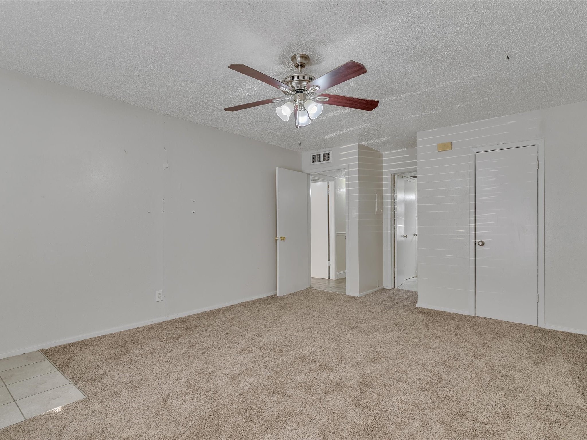 5053 Ridglea Lane Fort Worth TX 76116