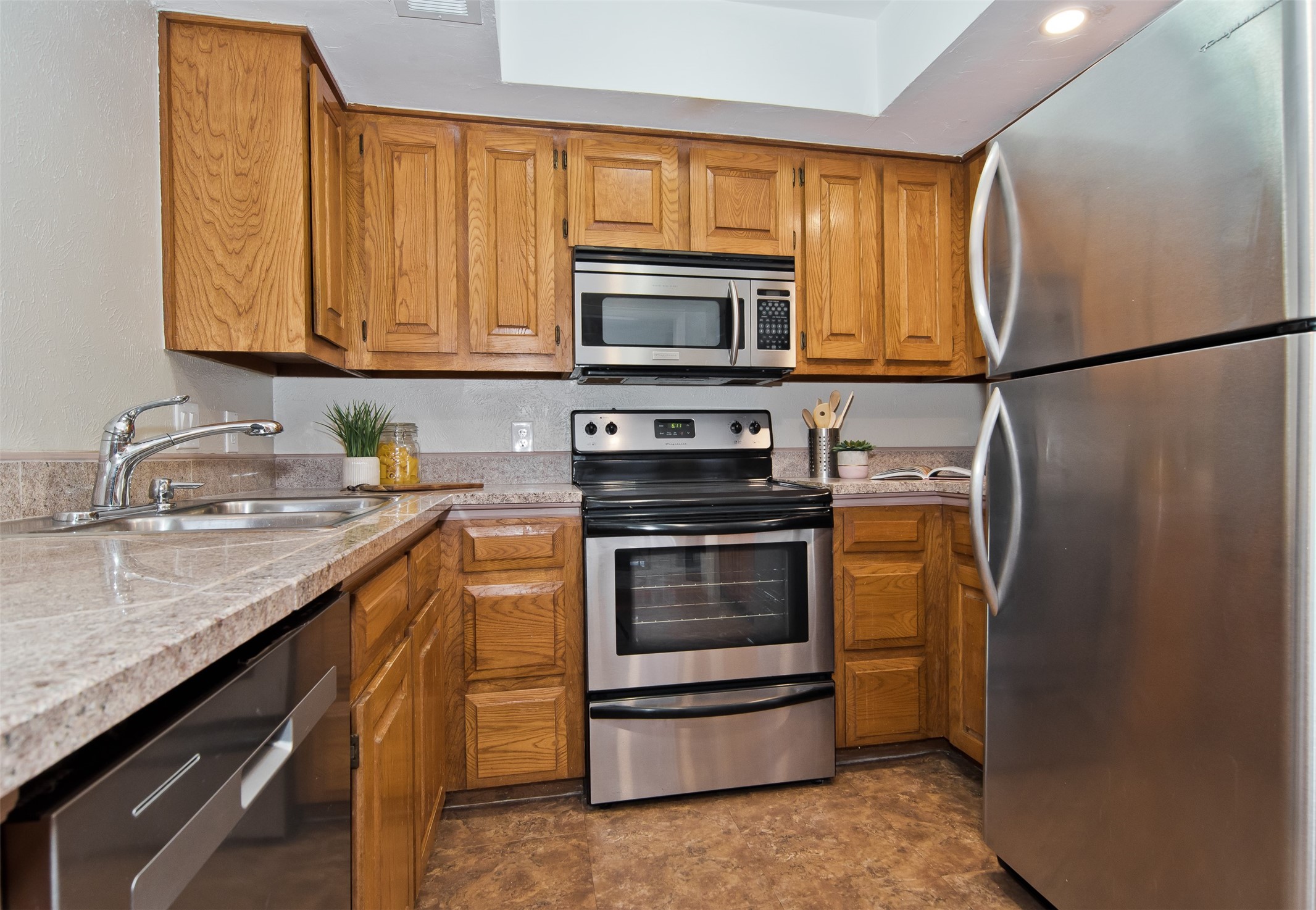 7450 Holly Hill Dallas TX 75231