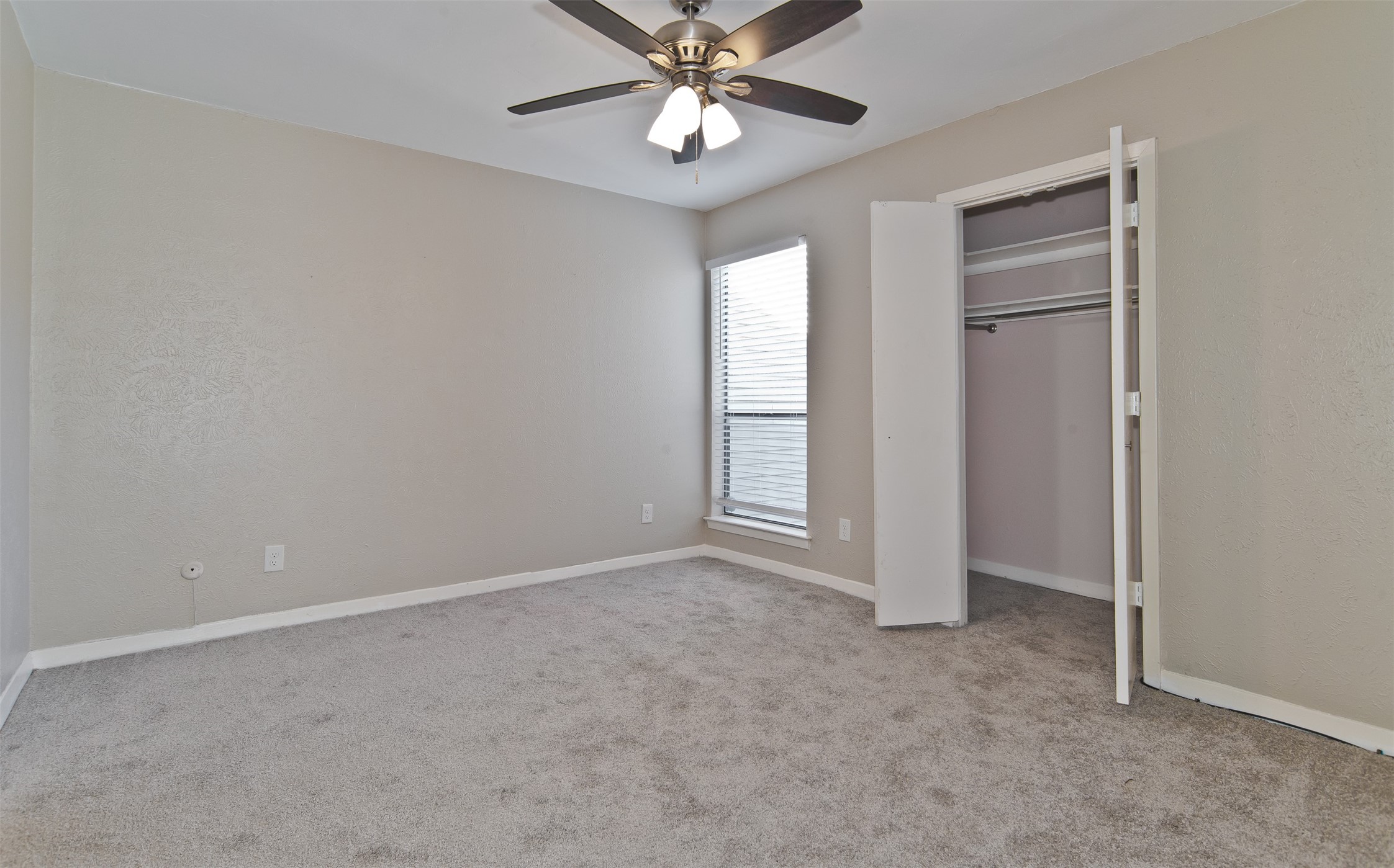 7450 Holly Hill Dallas TX 75231