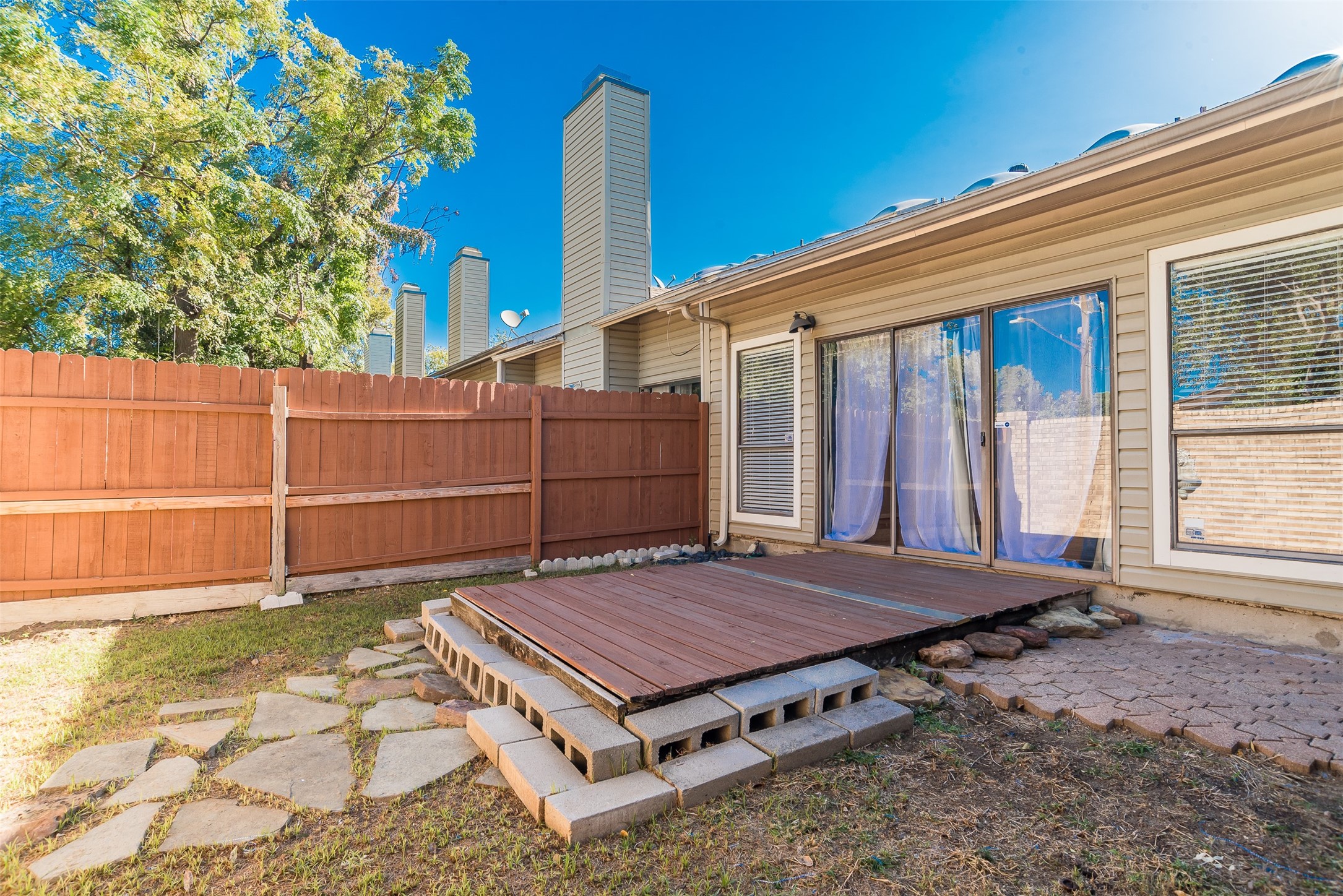 7450 Holly Hill Dallas TX 75231