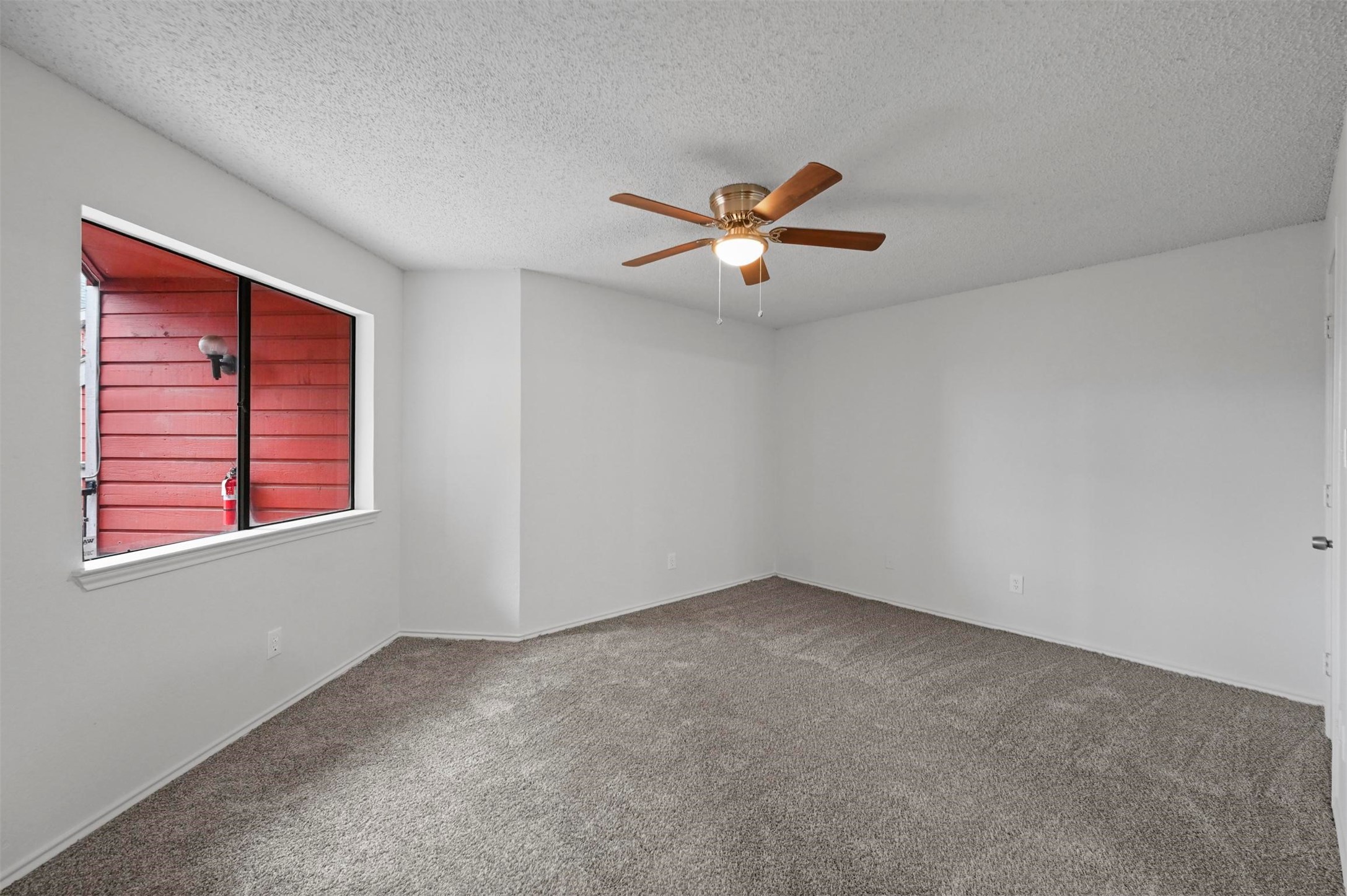 9825 Walnut Street Dallas TX 75243