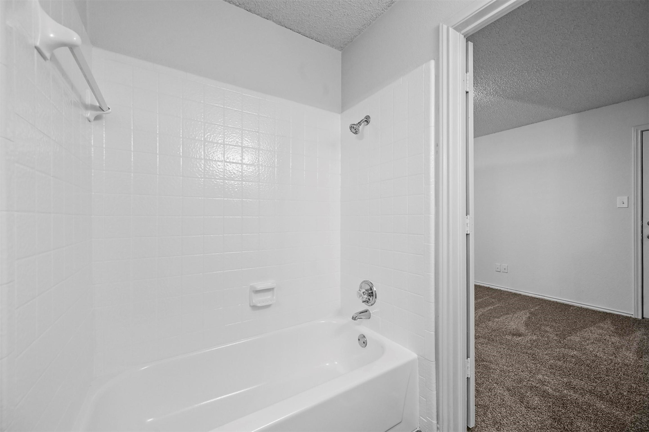 9825 Walnut Street Dallas TX 75243