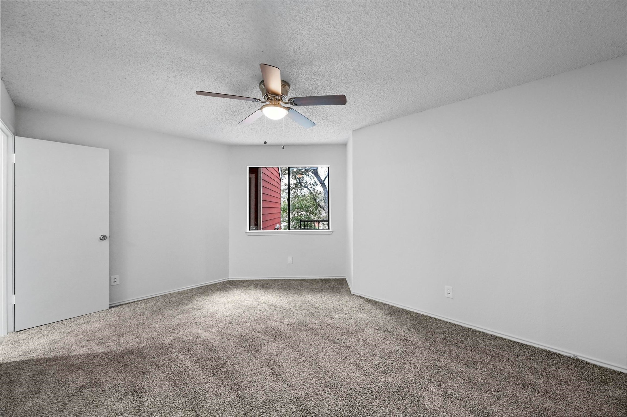 9825 Walnut Street Dallas TX 75243