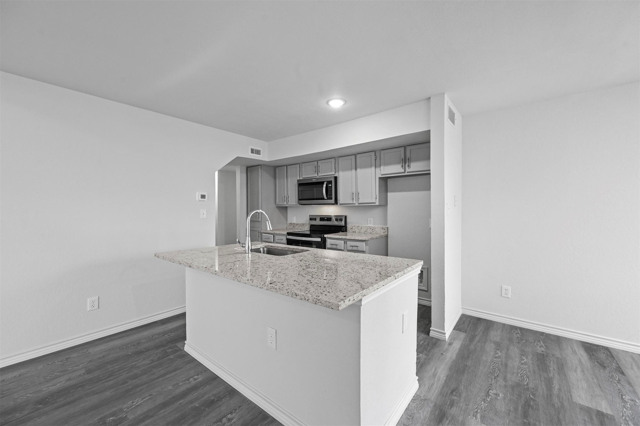 9825 Walnut Street Dallas TX 75243
