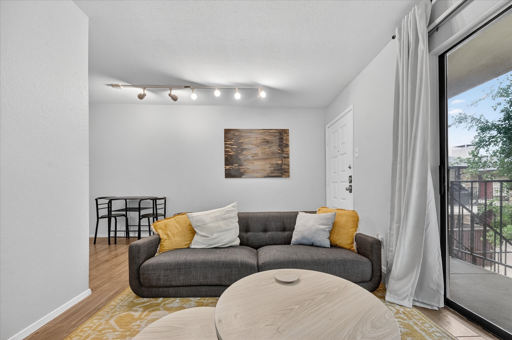 1810 N Garrett Avenue Dallas TX 75206