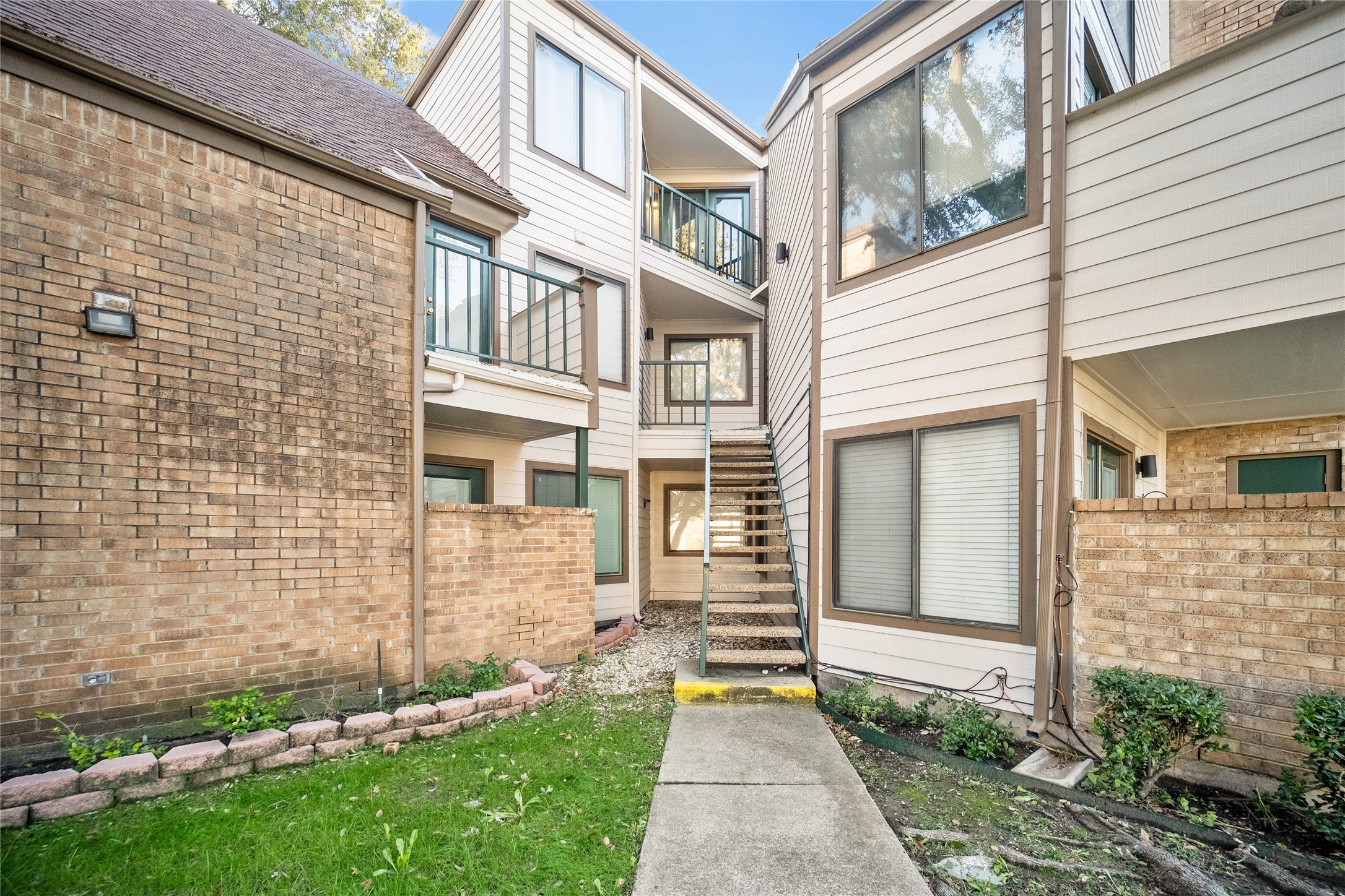 2314 Bamboo Drive Arlington TX 76006