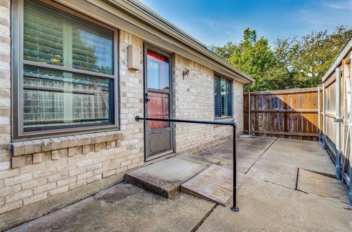 13853 Leinsper Green Street Dallas TX 75240