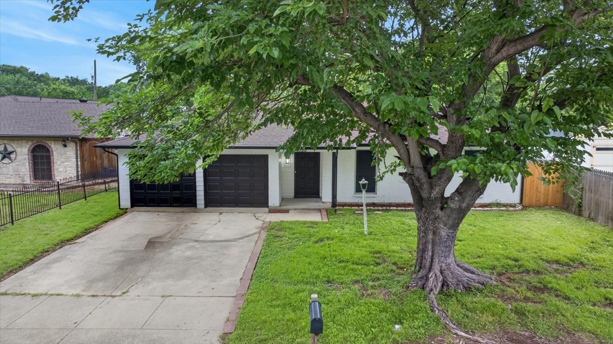 4325 Richard Street Forest Hill TX 76119