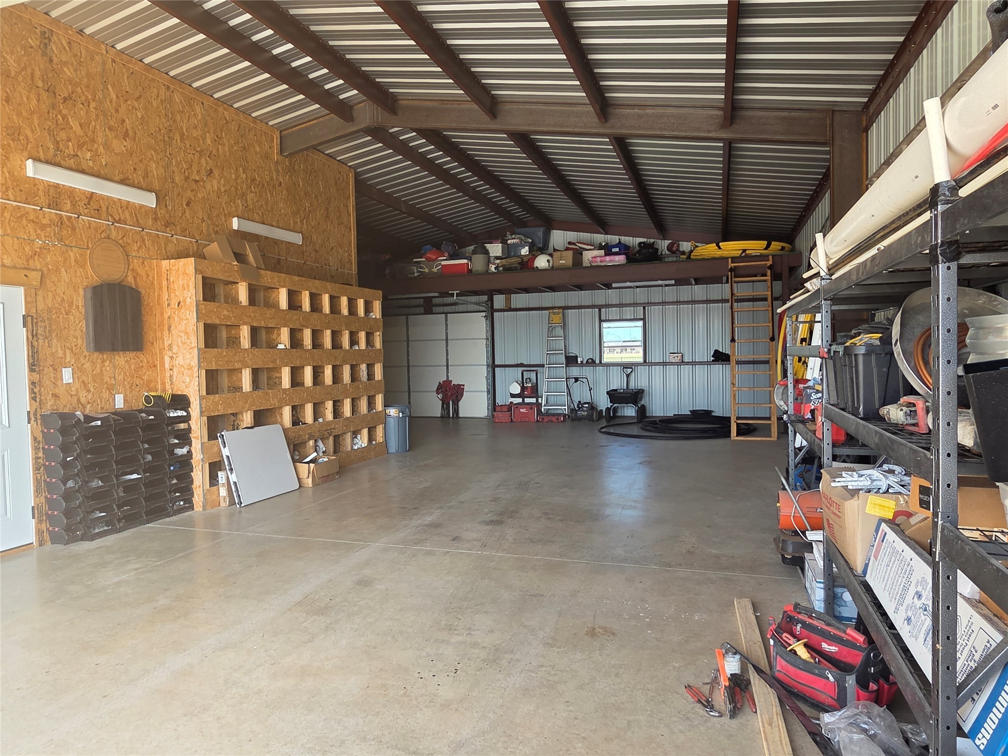 291 County Road 4833 Leonard TX 75452