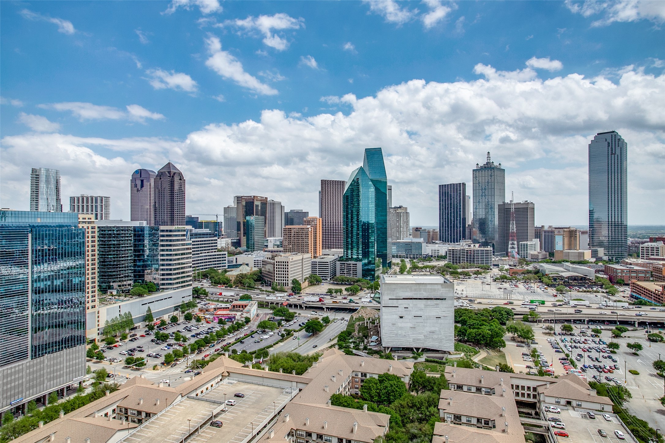 2408 Victory Park Lane Dallas TX 75219