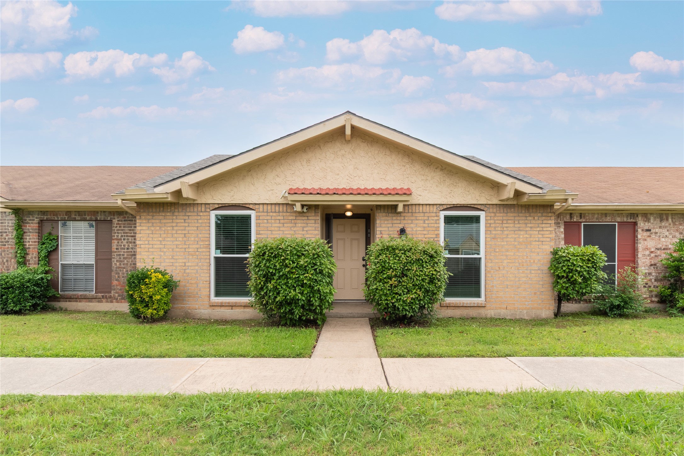 88 E Mountain Creek Drive Grand Prairie TX 75052