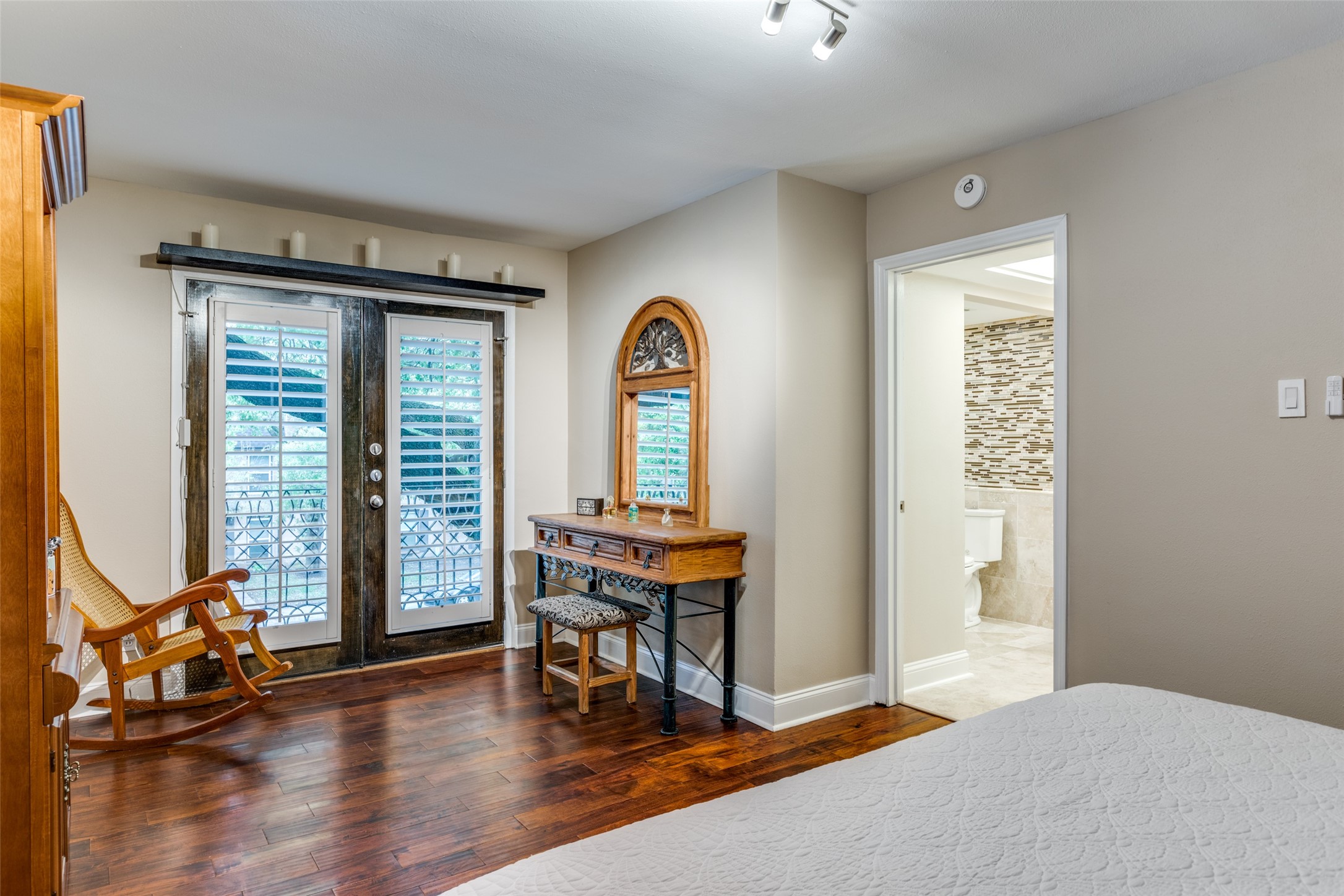 10201 Regal Oaks Drive Dallas TX 75230