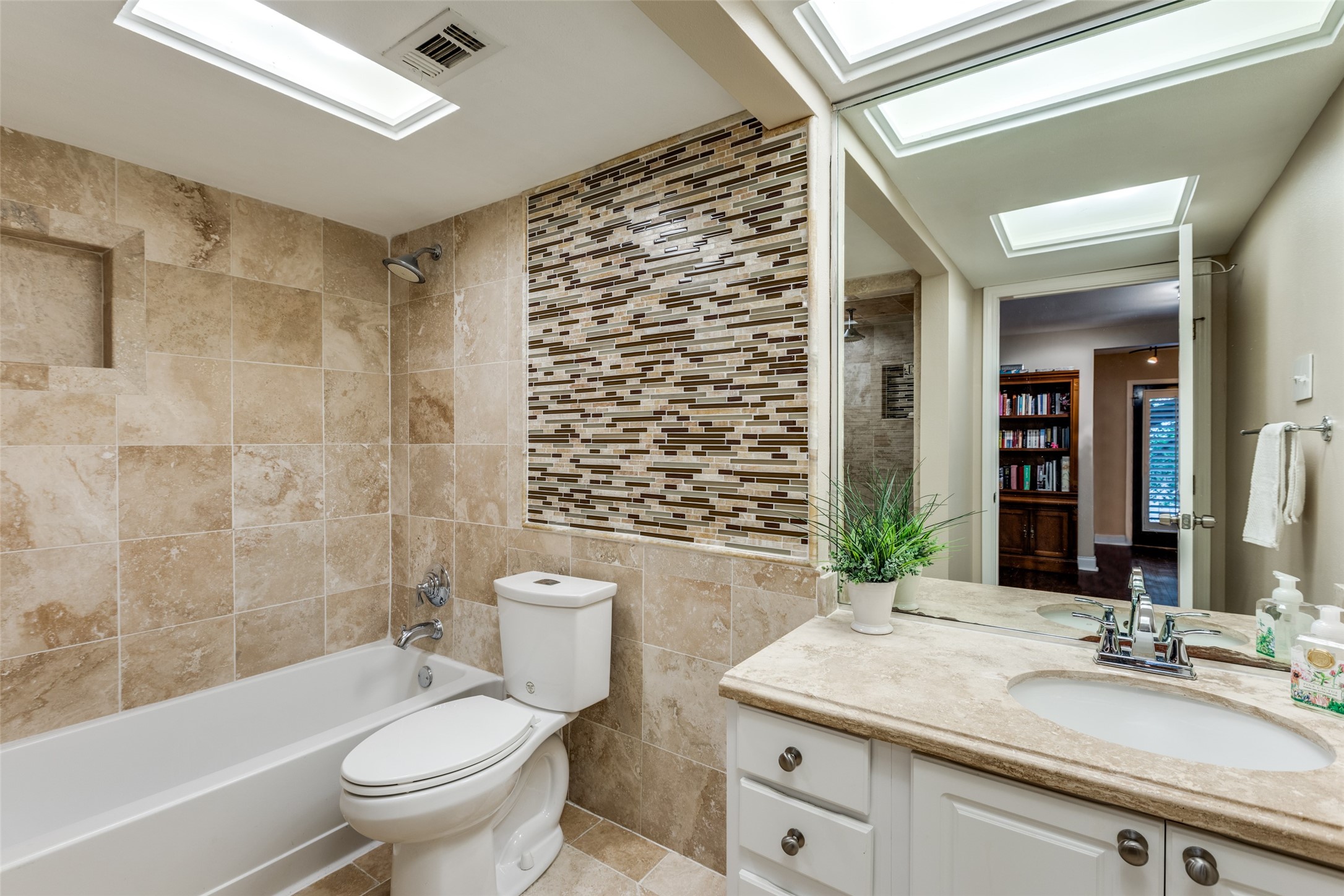 10201 Regal Oaks Drive Dallas TX 75230