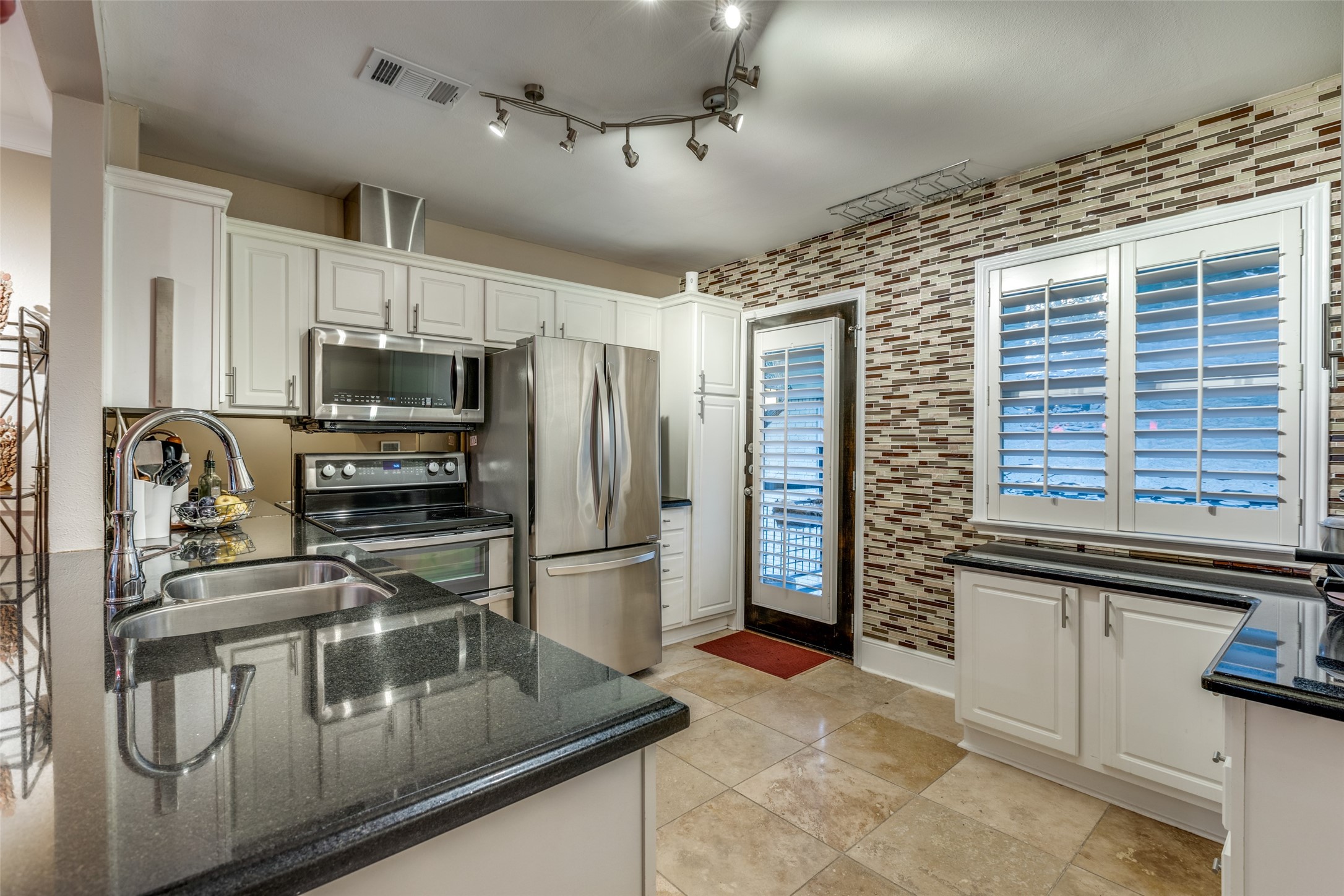 10201 Regal Oaks Drive Dallas TX 75230