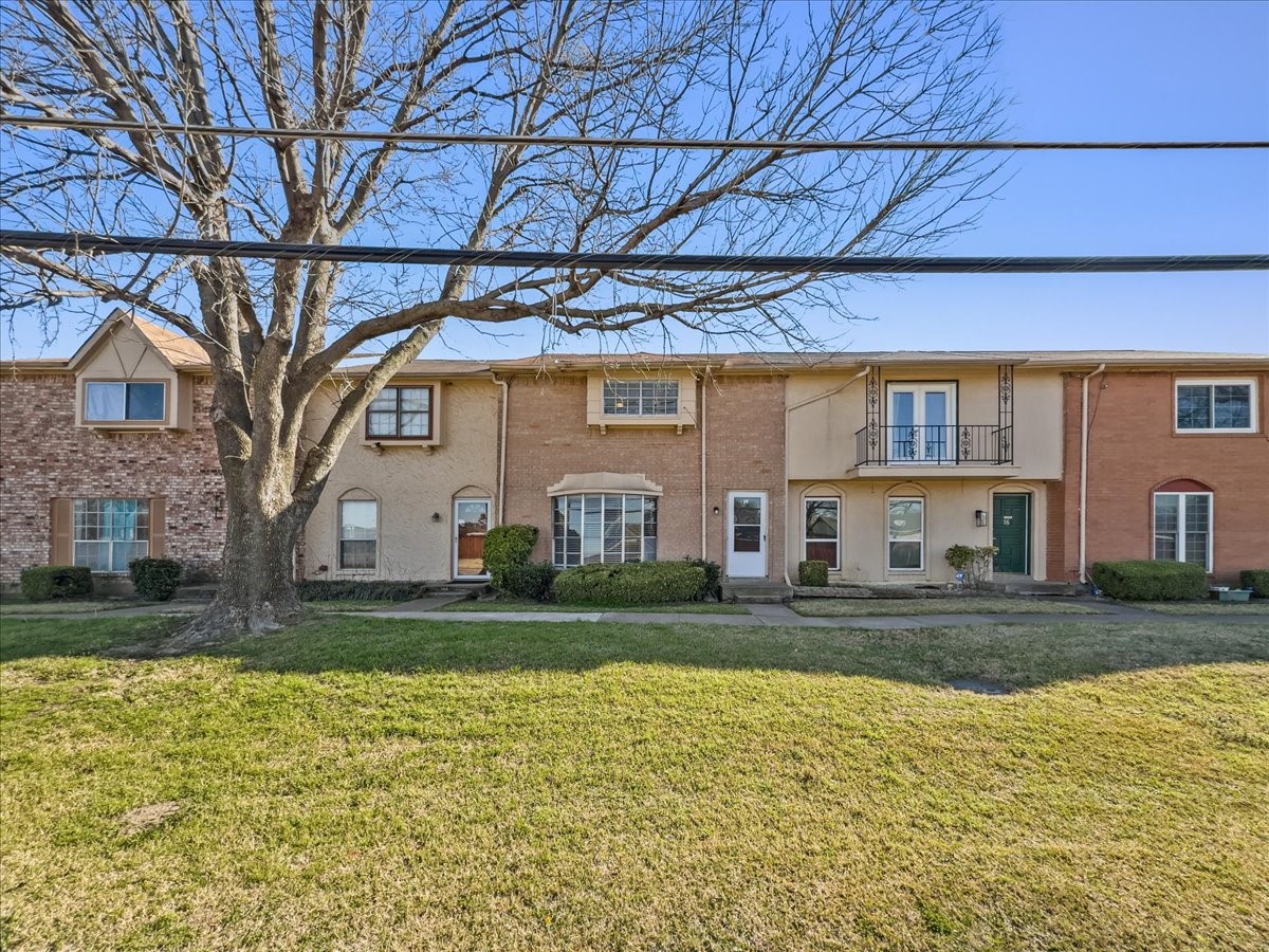 74 E Mountain Creek Court Grand Prairie TX 75052