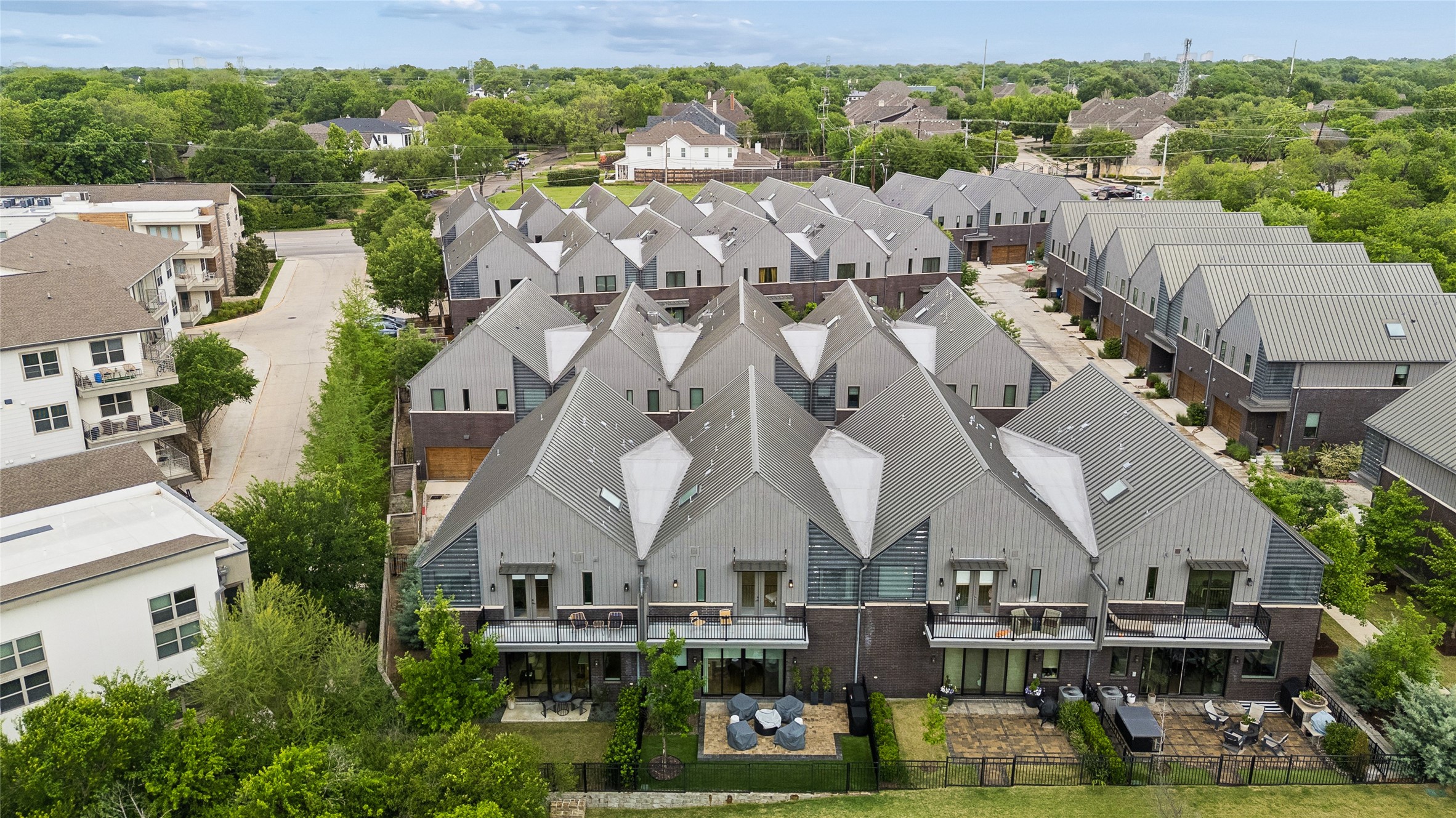 3922 Redding Row Dallas TX 75220