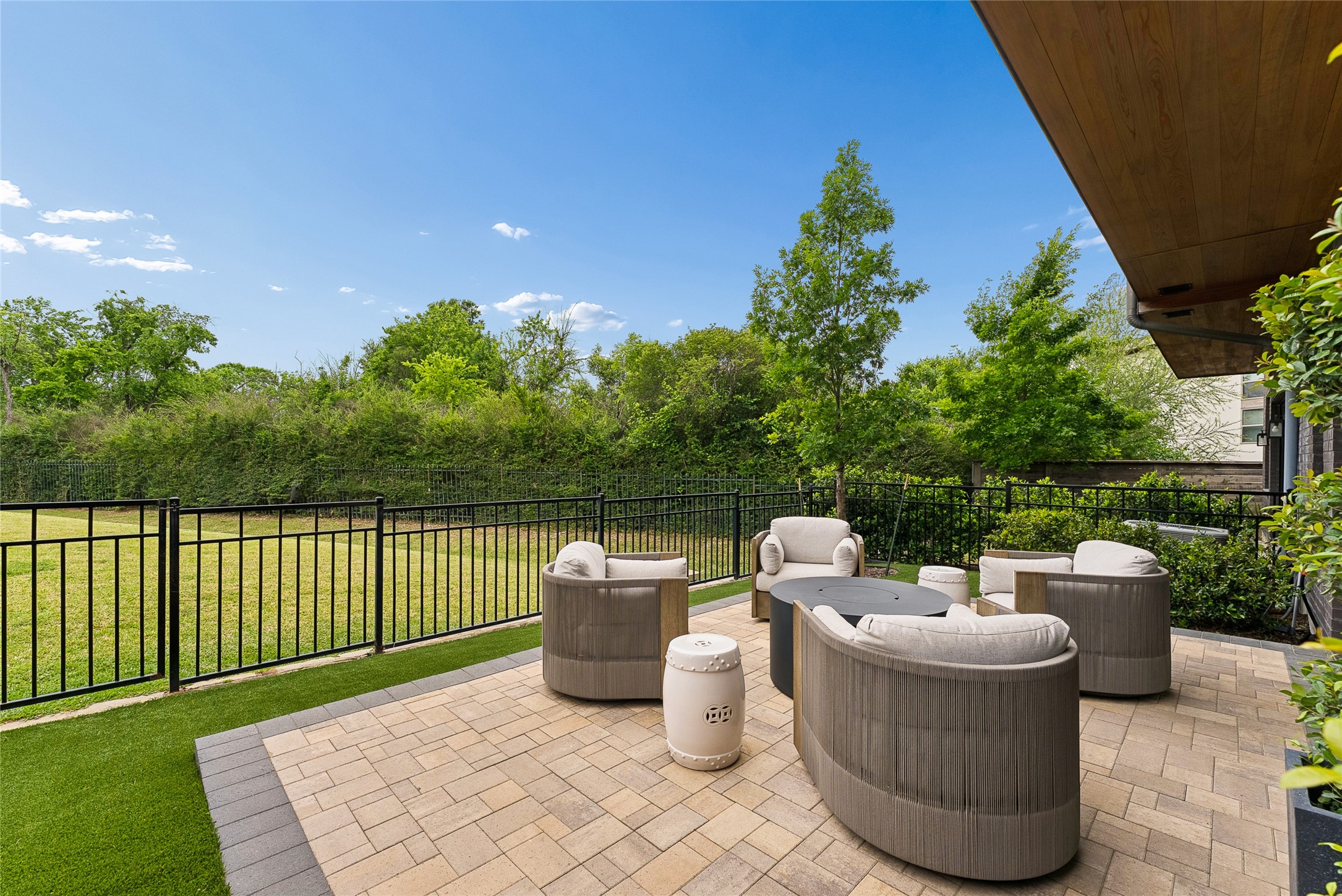 3922 Redding Row Dallas TX 75220