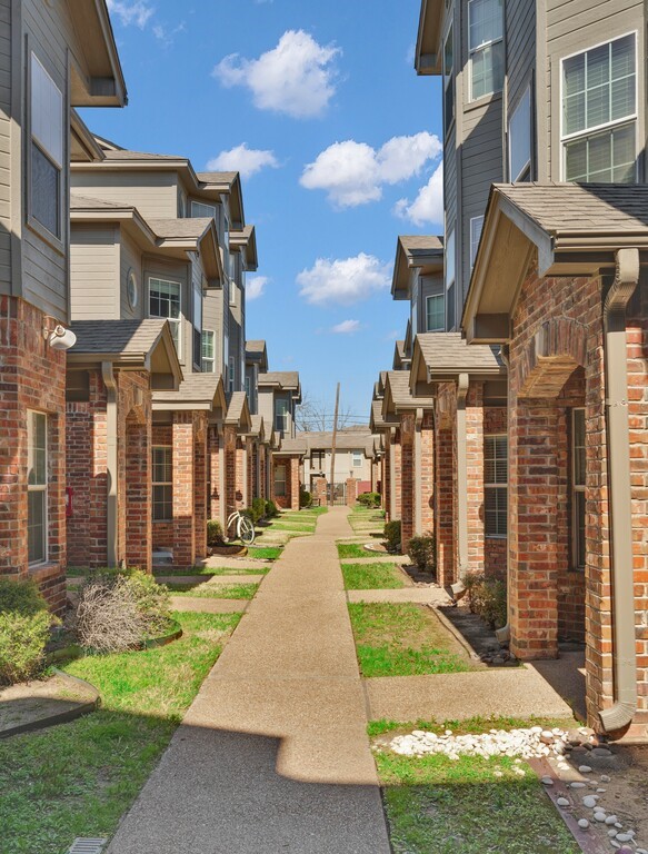 1701 S 12th Street Waco TX 76706