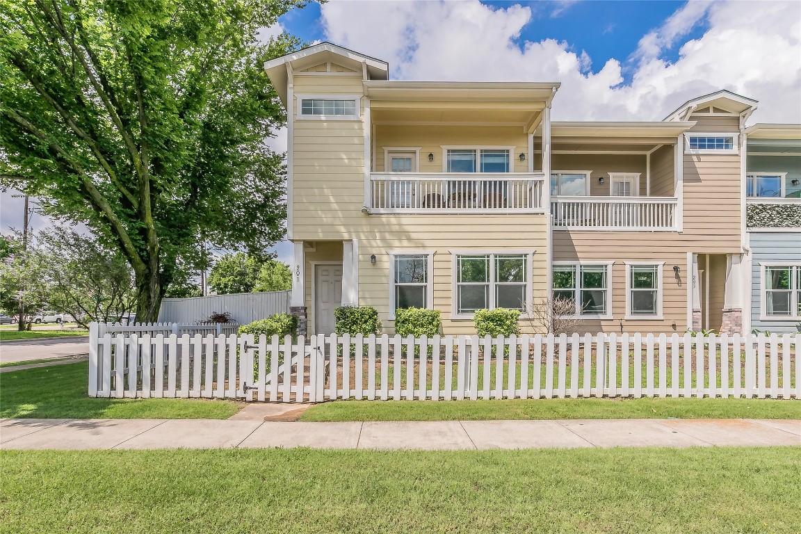 201 Starr Street Dallas TX 75203