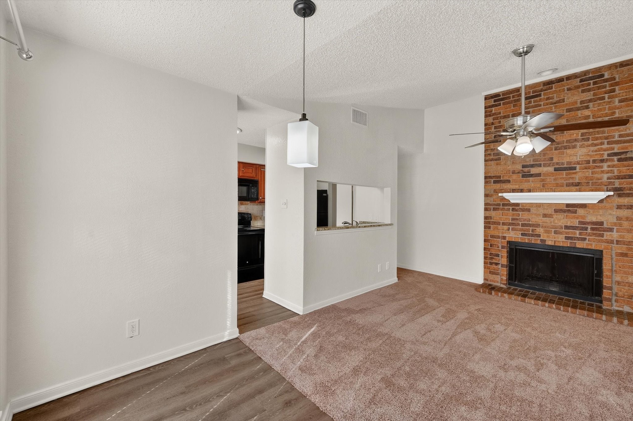 1212 Horizon Trail Arlington TX 76011