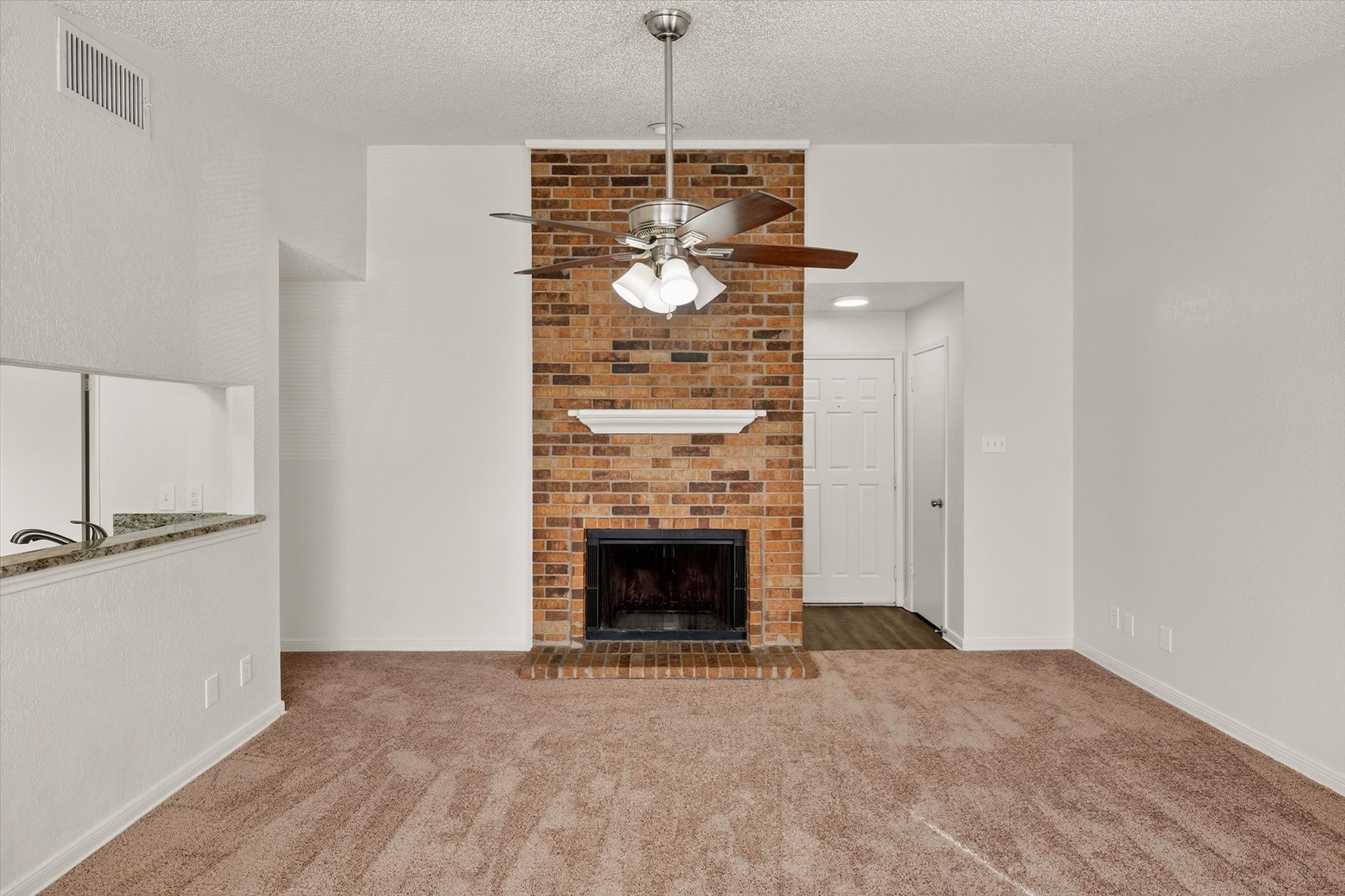 1212 Horizon Trail Arlington TX 76011