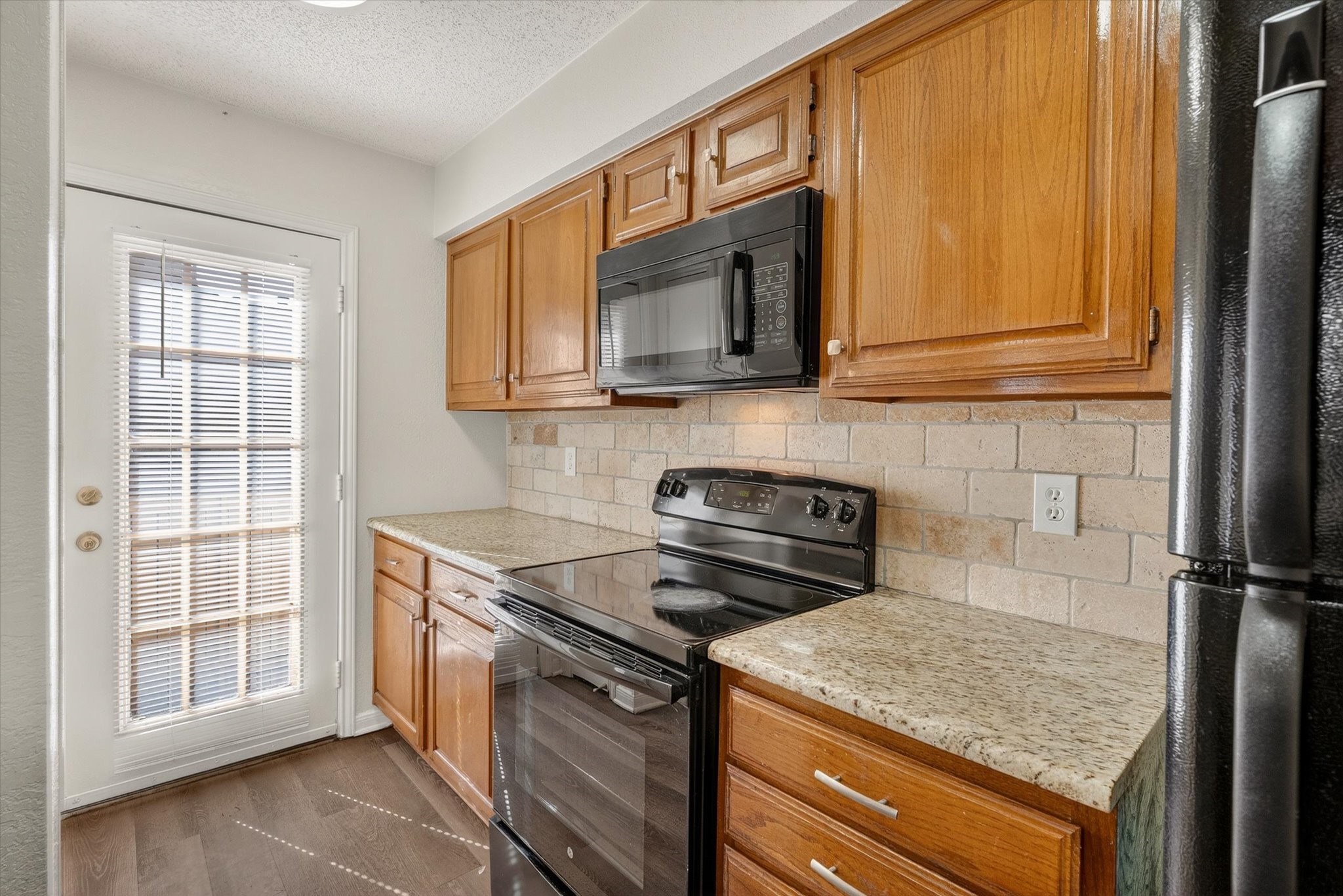 1212 Horizon Trail Arlington TX 76011
