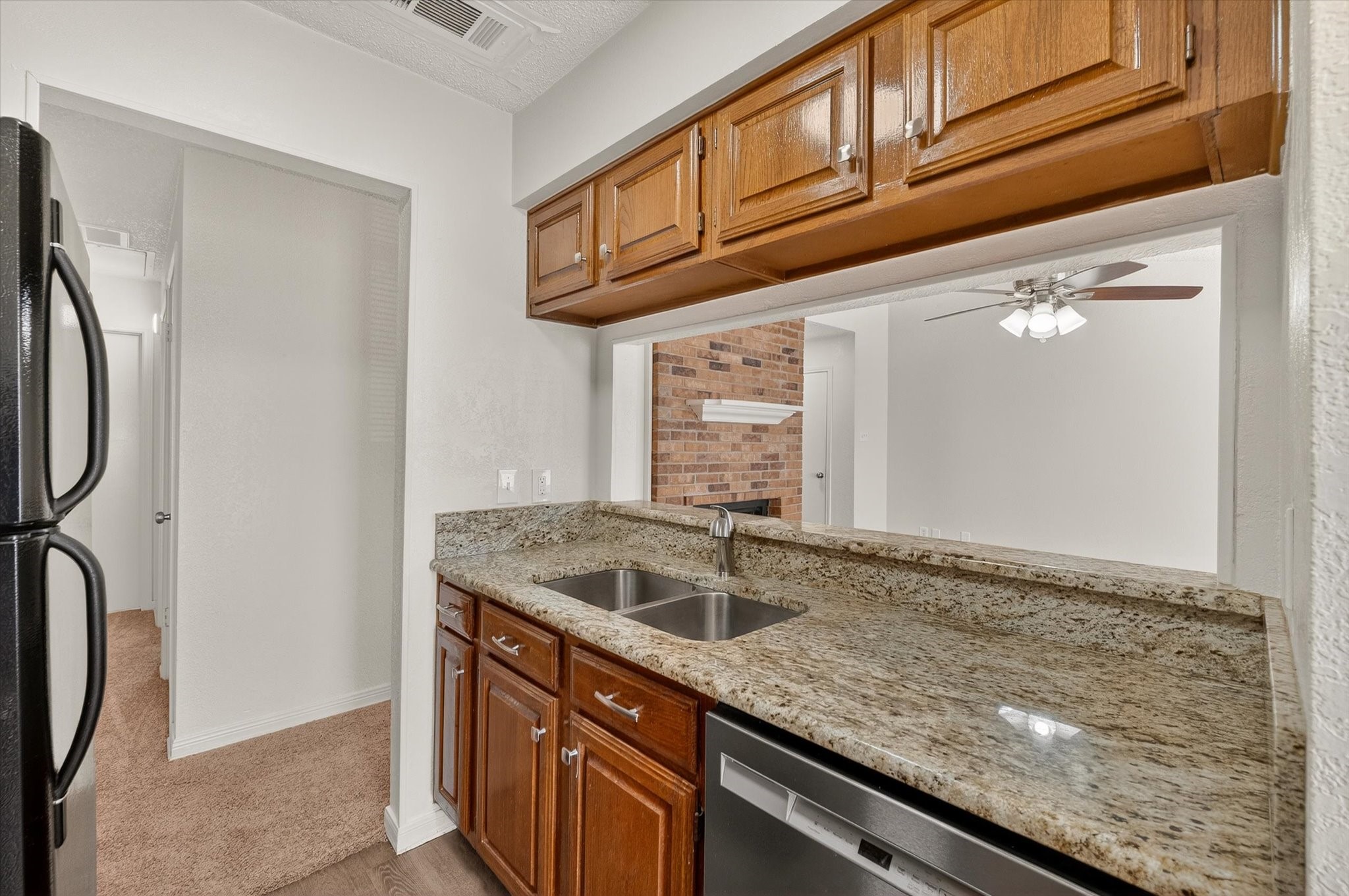1212 Horizon Trail Arlington TX 76011