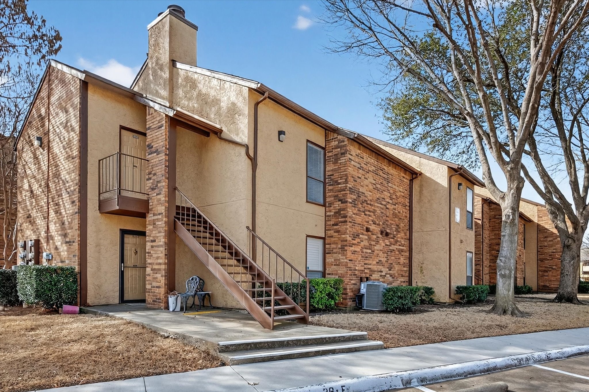 1212 Horizon Trail Arlington TX 76011