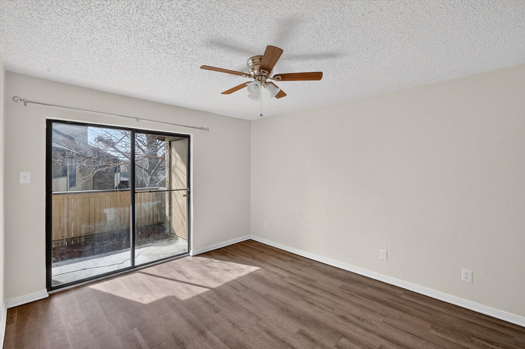 1212 Horizon Trail Arlington TX 76011