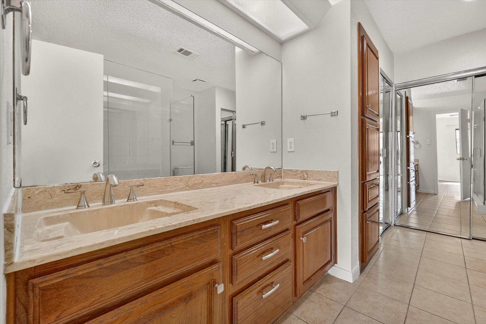 1212 Horizon Trail Arlington TX 76011