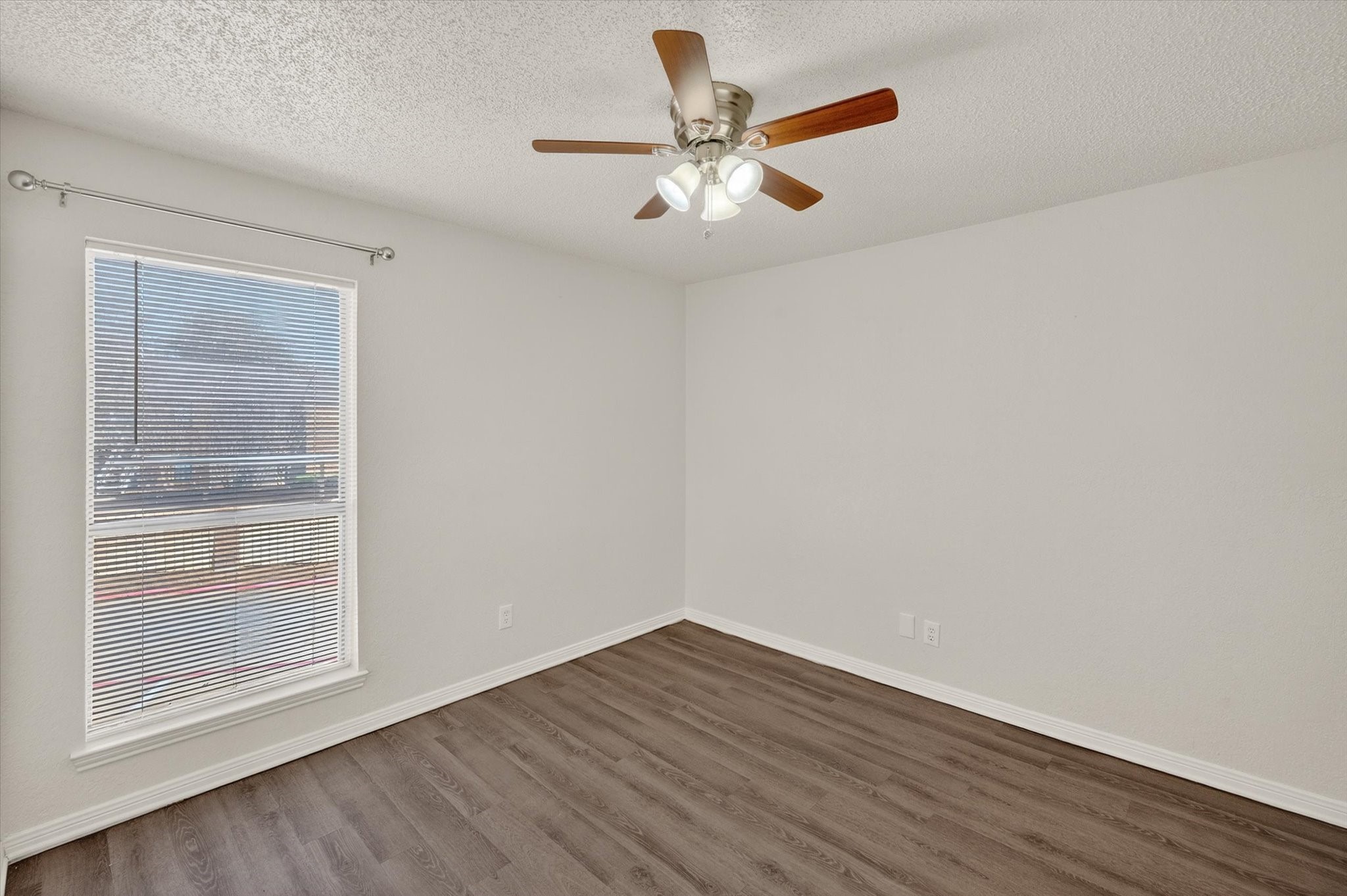 1212 Horizon Trail Arlington TX 76011