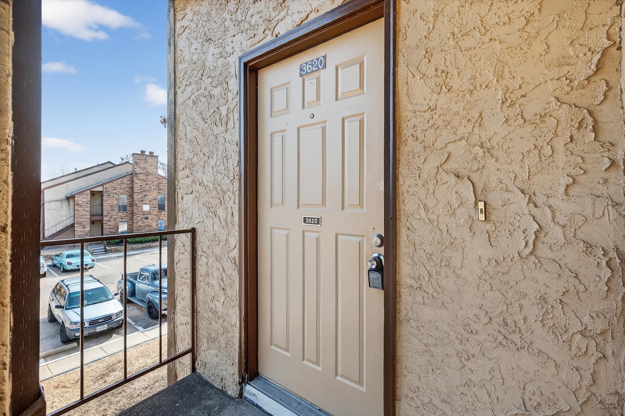 1212 Horizon Trail Arlington TX 76011