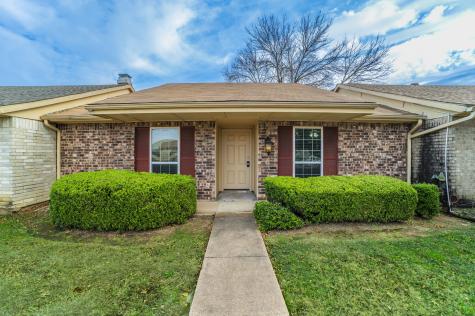 5 E Townhouse Lane Grand Prairie TX 75052
