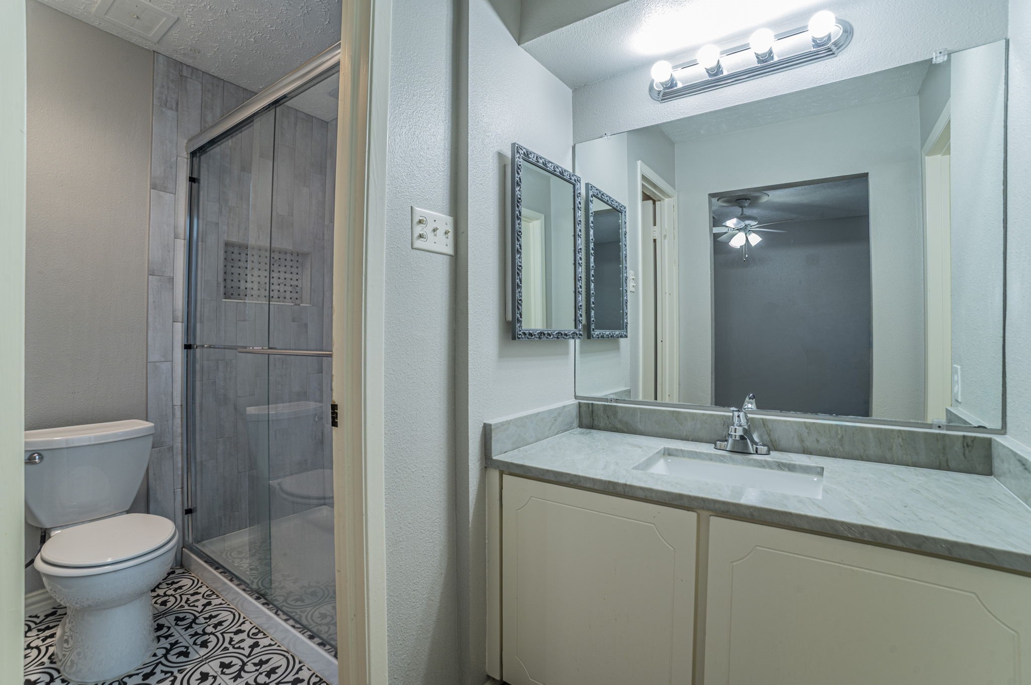 5 E Townhouse Lane Grand Prairie TX 75052
