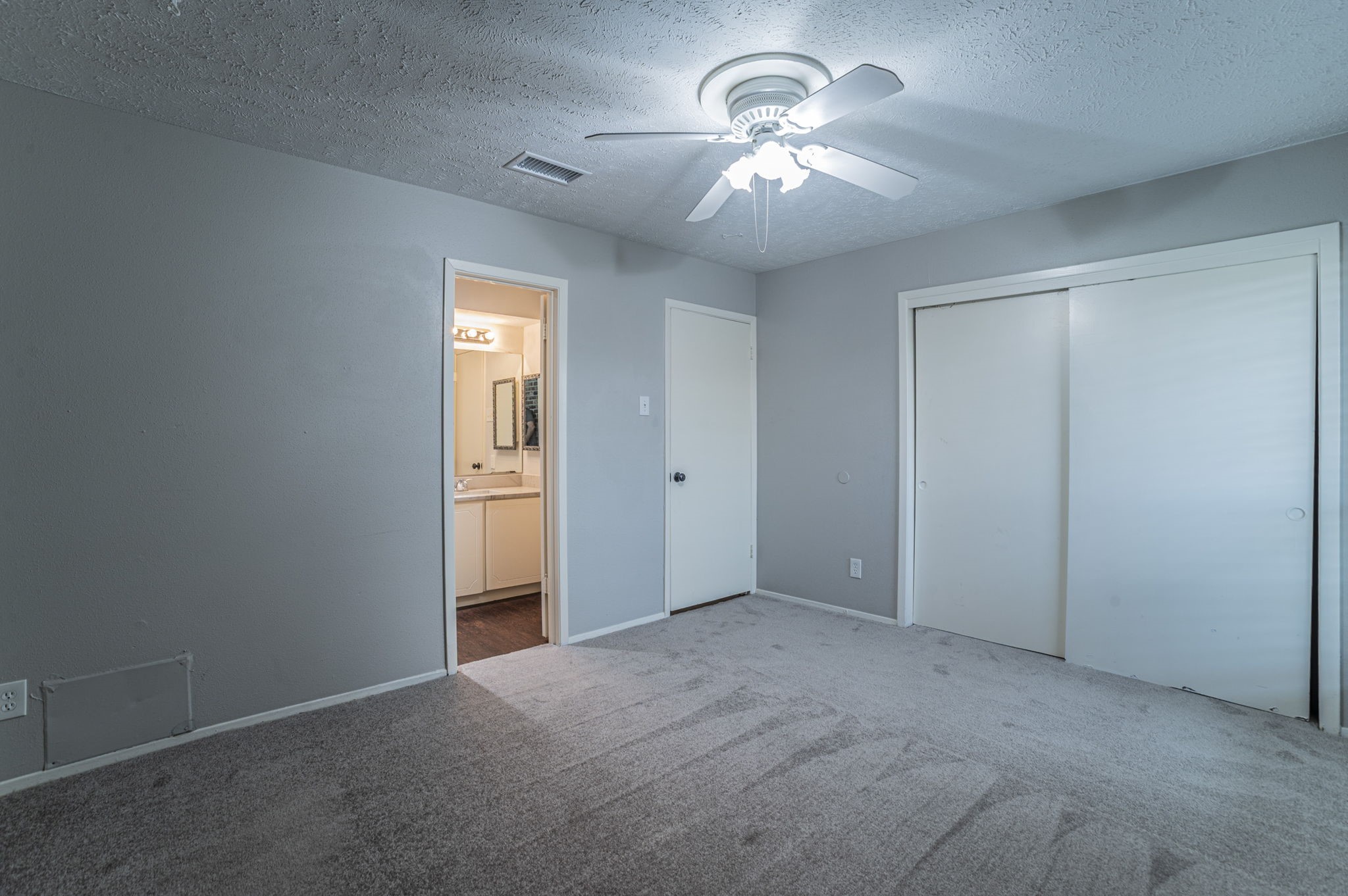 5 E Townhouse Lane Grand Prairie TX 75052