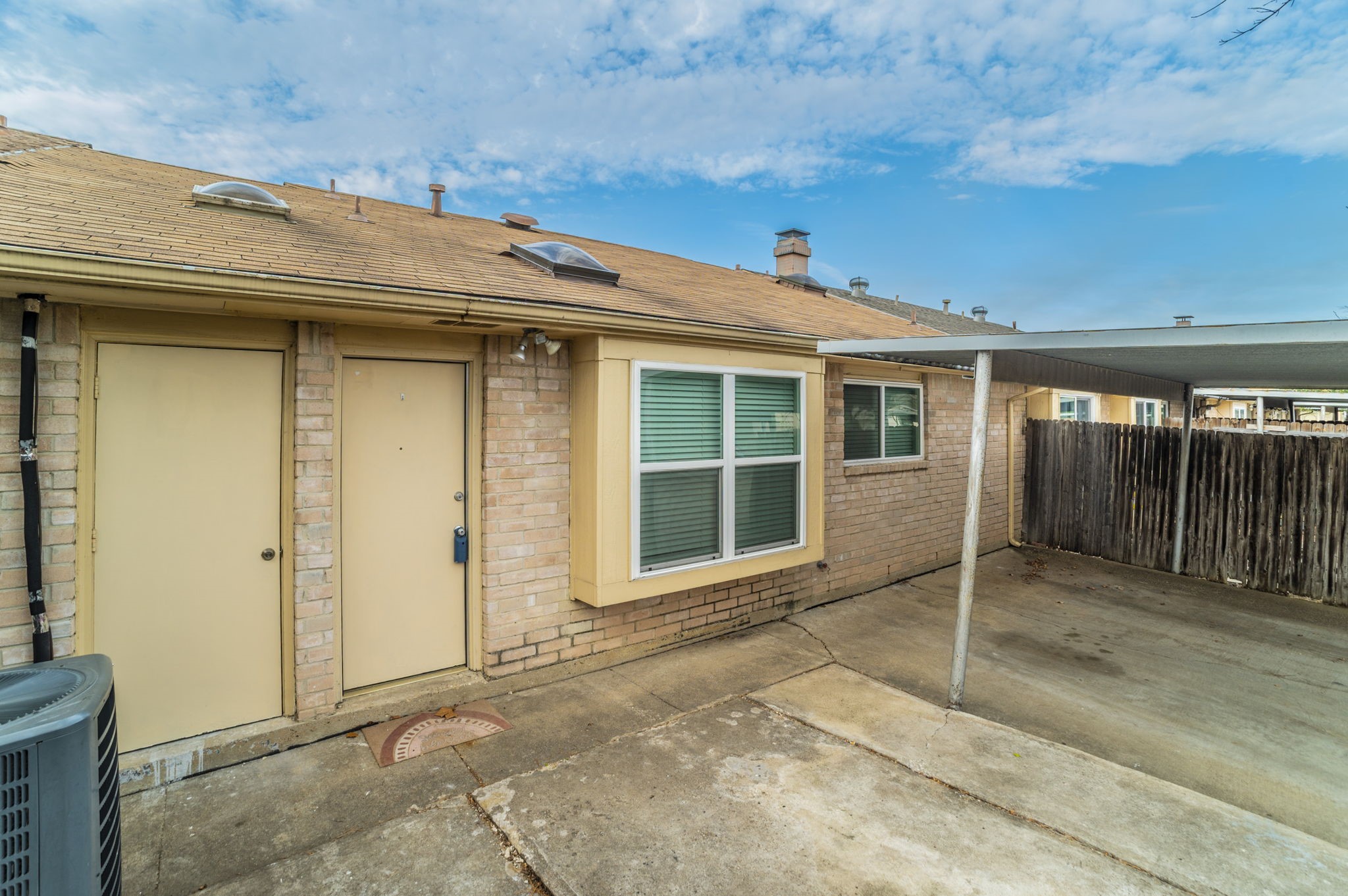 5 E Townhouse Lane Grand Prairie TX 75052
