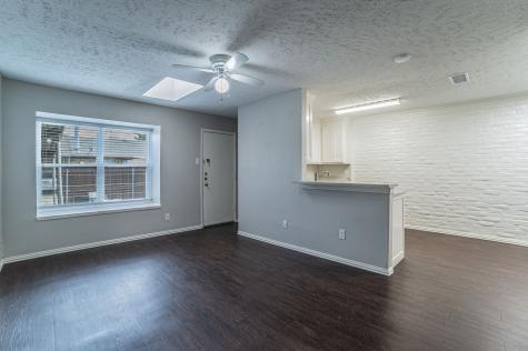 5 E Townhouse Lane Grand Prairie TX 75052