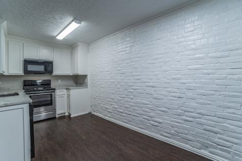 5 E Townhouse Lane Grand Prairie TX 75052