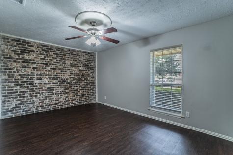 5 E Townhouse Lane Grand Prairie TX 75052