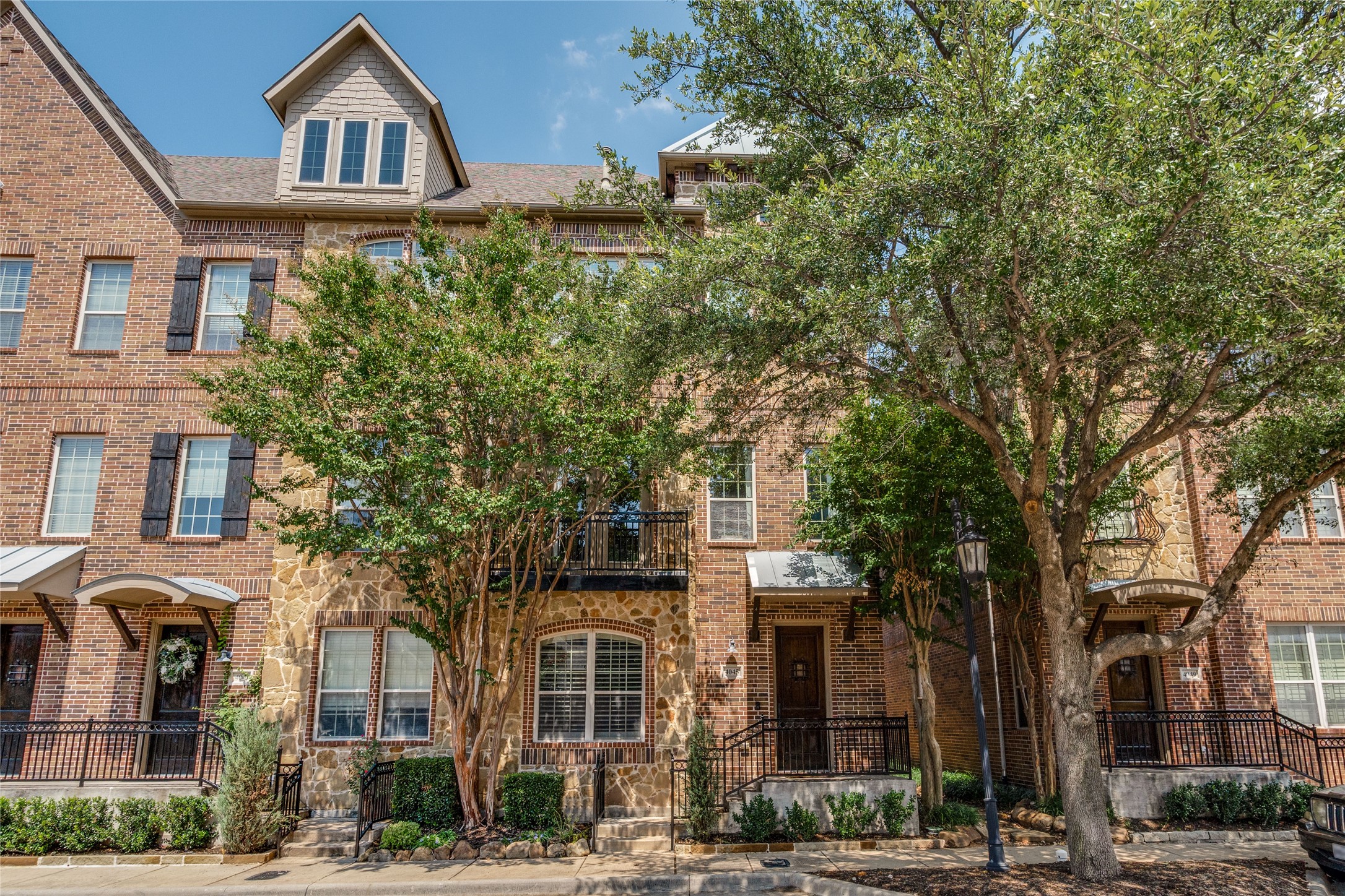 4045 Winsor Drive Farmers Branch TX 75244