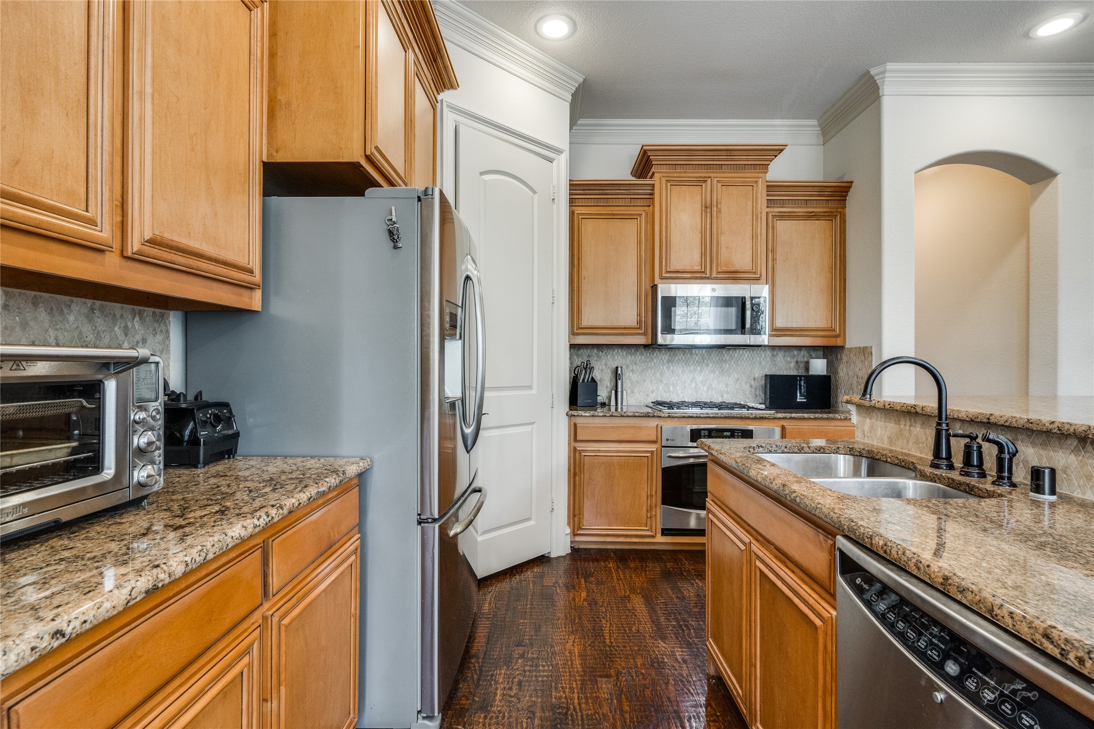 4045 Winsor Drive Farmers Branch TX 75244
