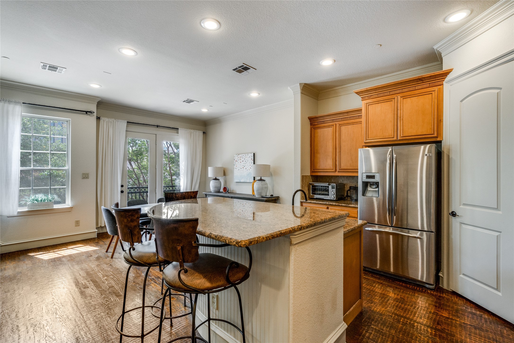 4045 Winsor Drive Farmers Branch TX 75244
