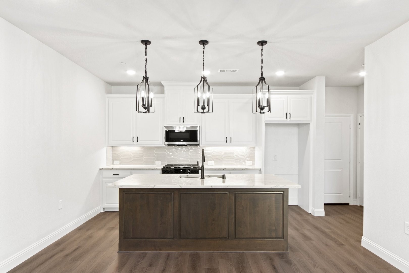 1204 Armstrong The Colony TX 75056