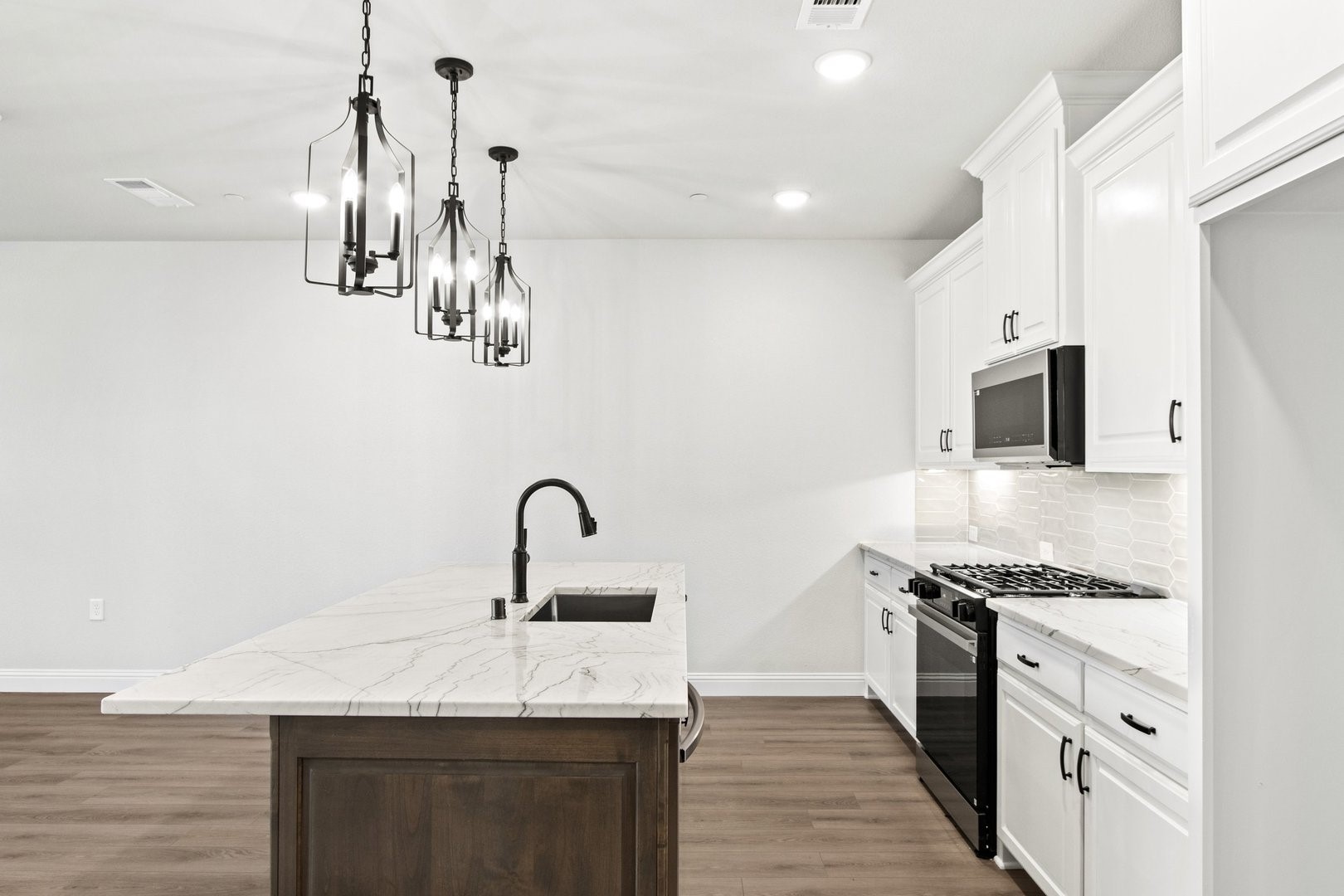 1204 Armstrong The Colony TX 75056