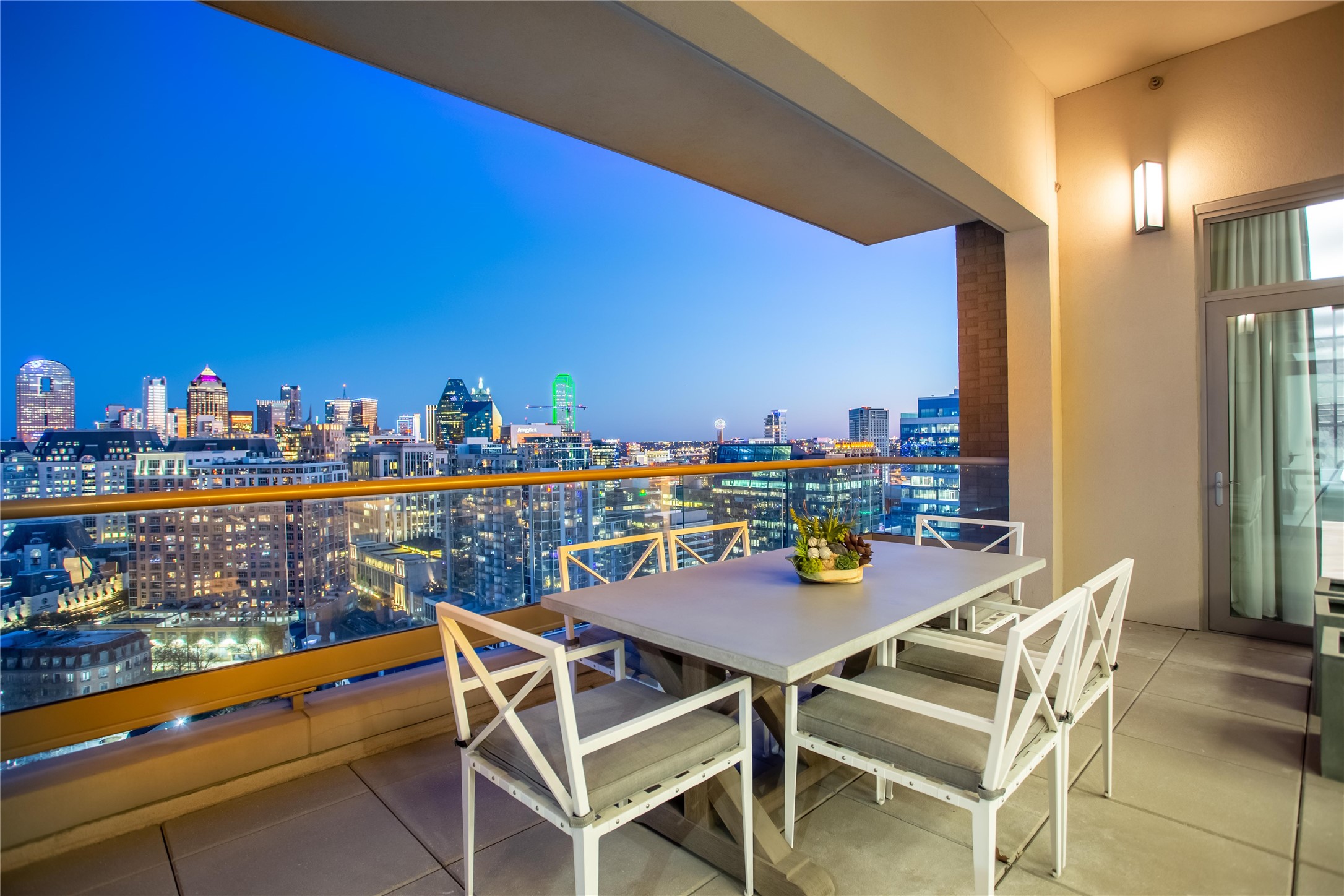 2300 Wolf Street Dallas TX 75201